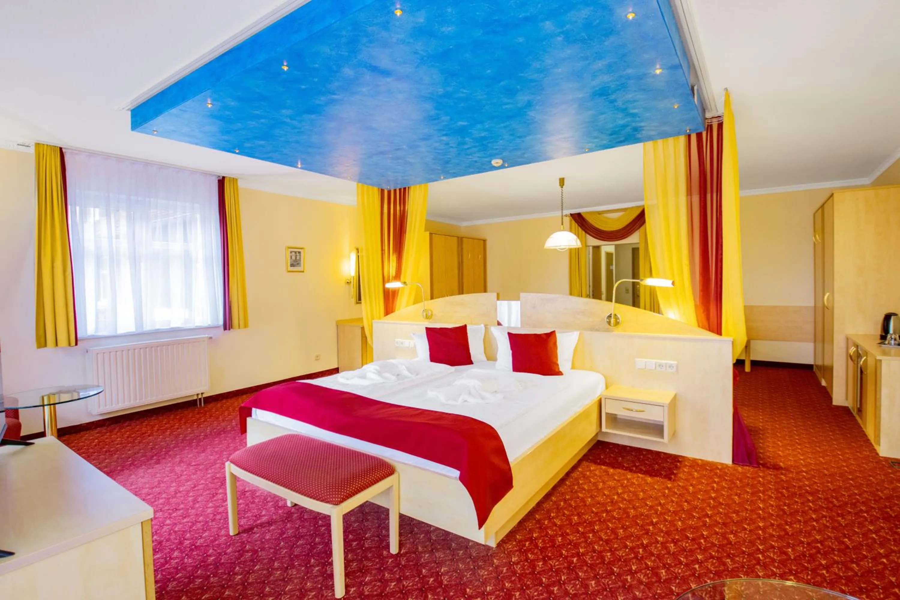 Photo of the whole room, Bed in Ferien Hotel Spree-Neisse