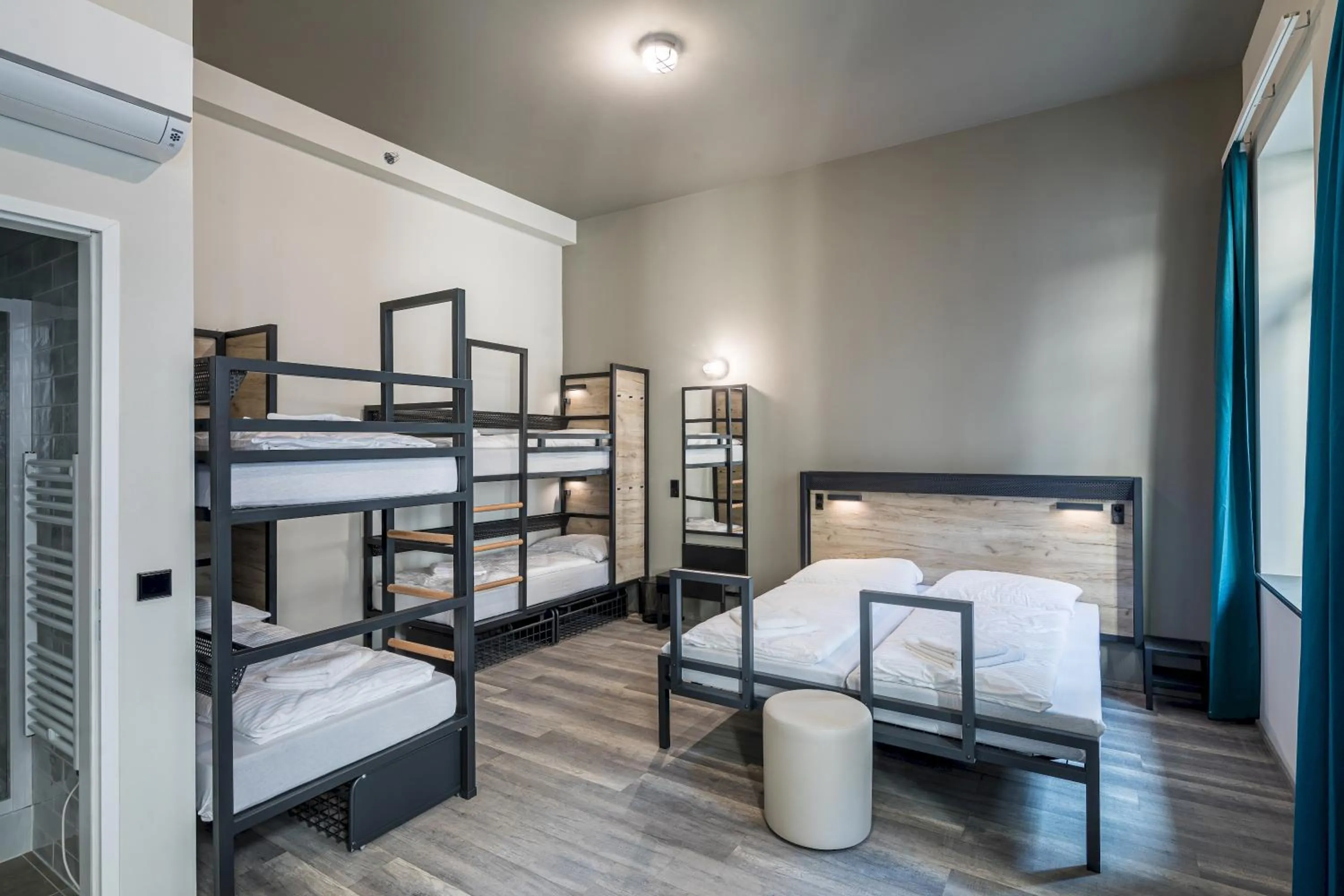 Bedroom, Bed in a&o Budapest City