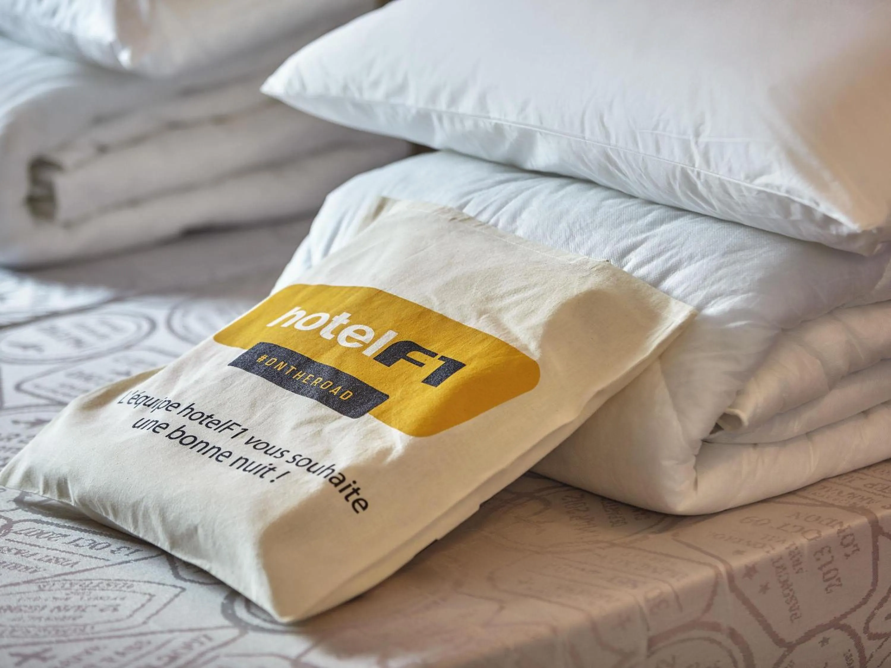 Bedroom, Bed in hotelF1 Toulouse L'Union