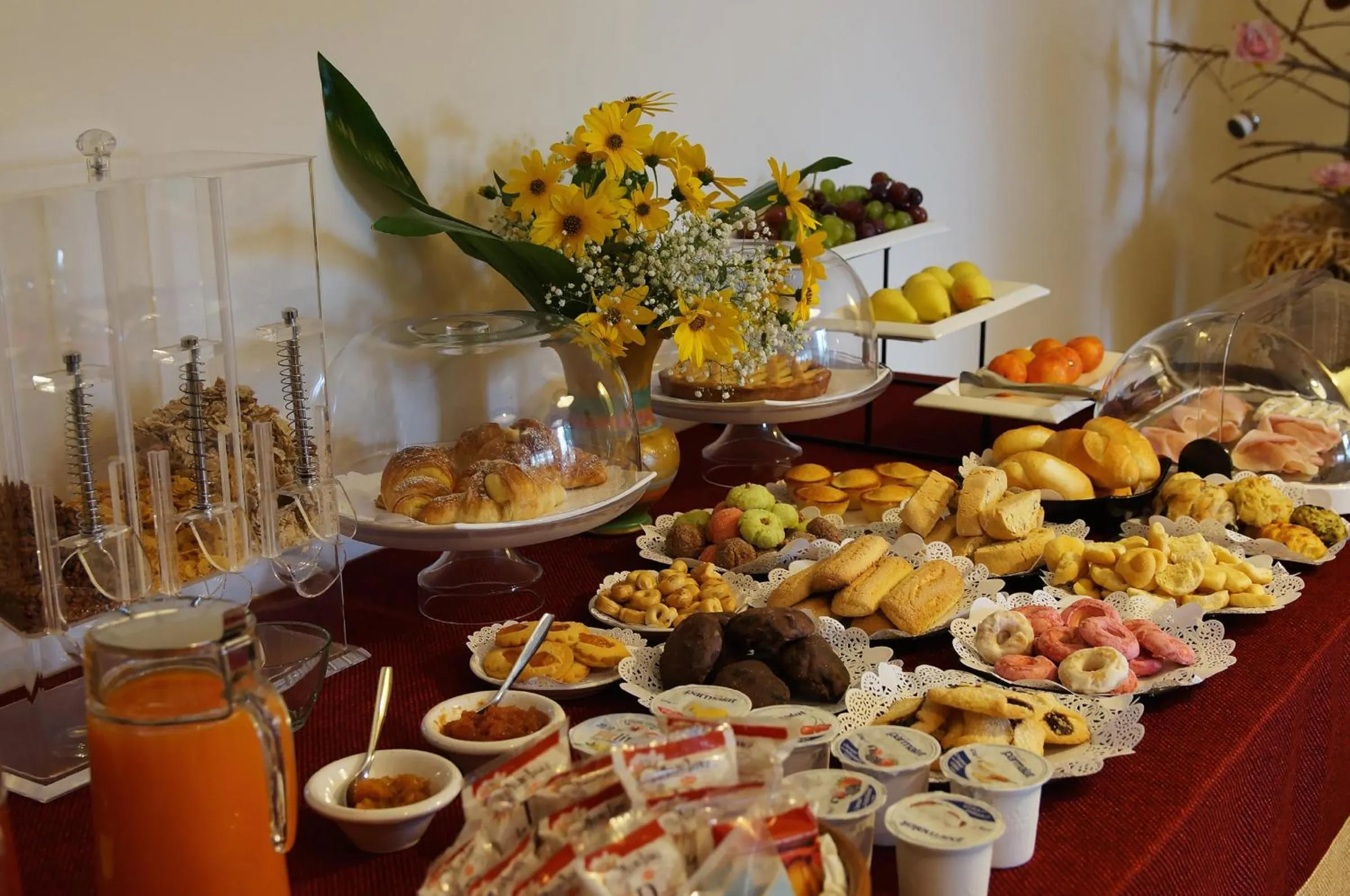 Buffet breakfast in B&B Alixia