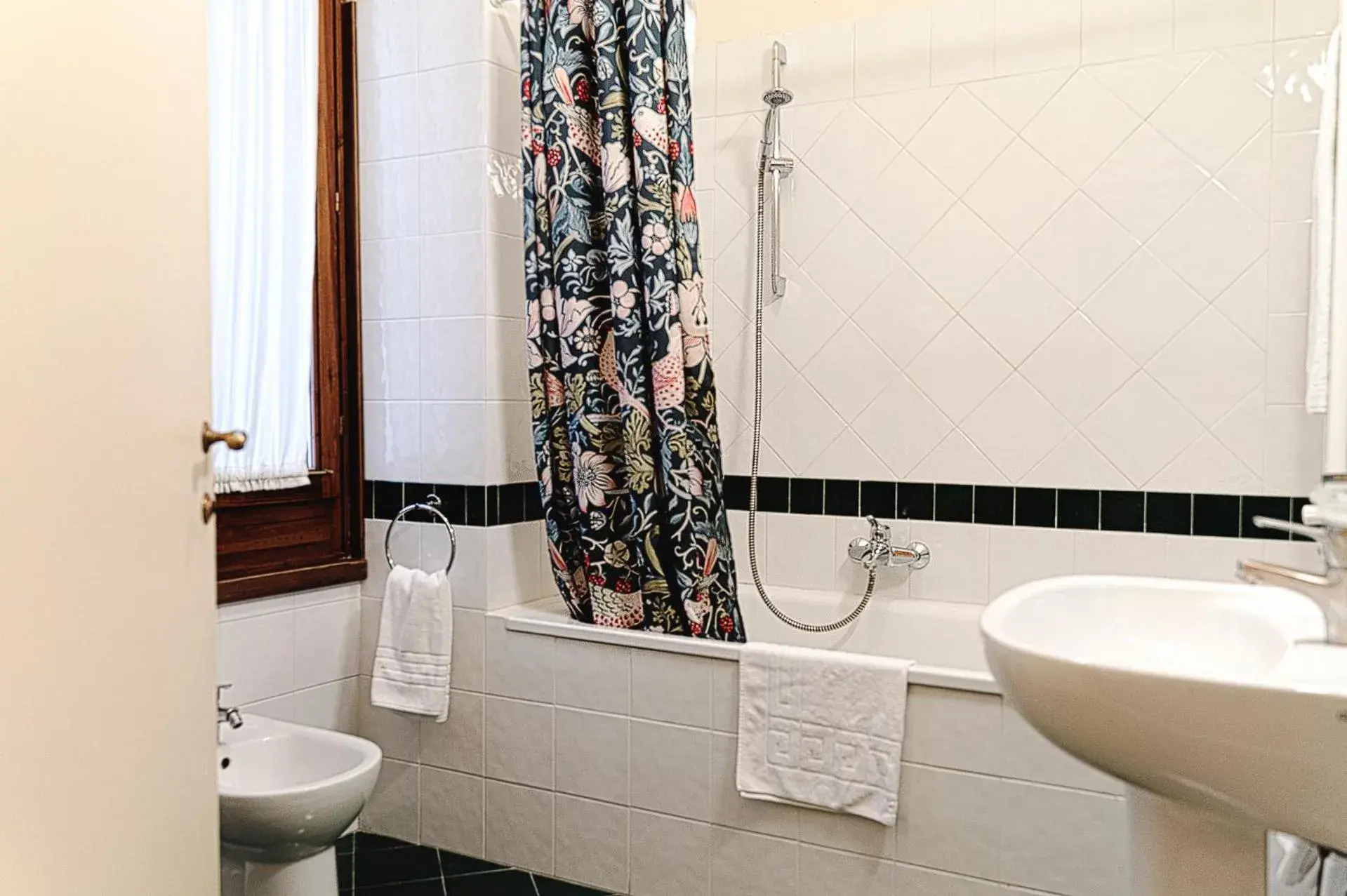 Deluxe Room - single occupancy in Casa Uffizi XIII Century Tower House Boutique Hotel Deluxe Room - single occupancy in Casa Uffizi XIII Century Tower House Boutique Hotel