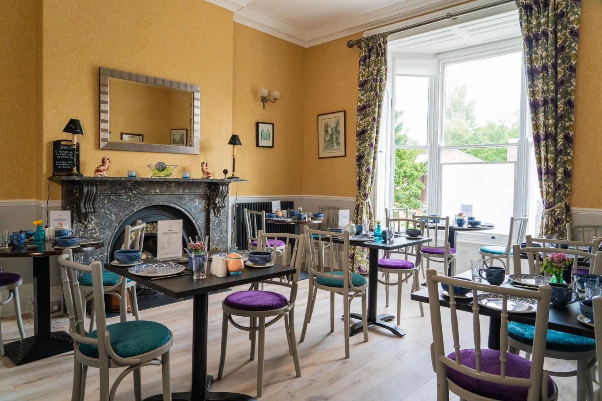 Restaurant/places to eat in MonkBridge House