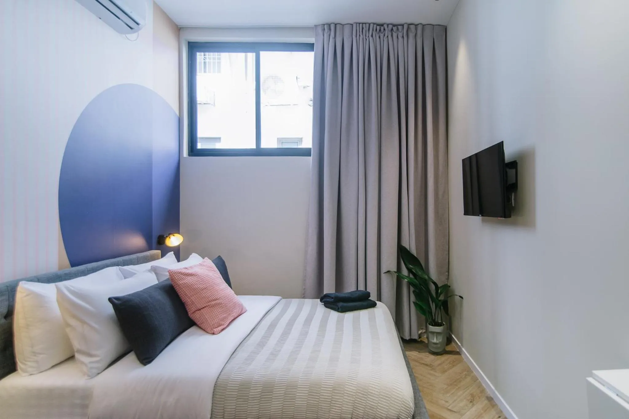 Bed in Colorbox - by Loginn Tel-Avivian hotels