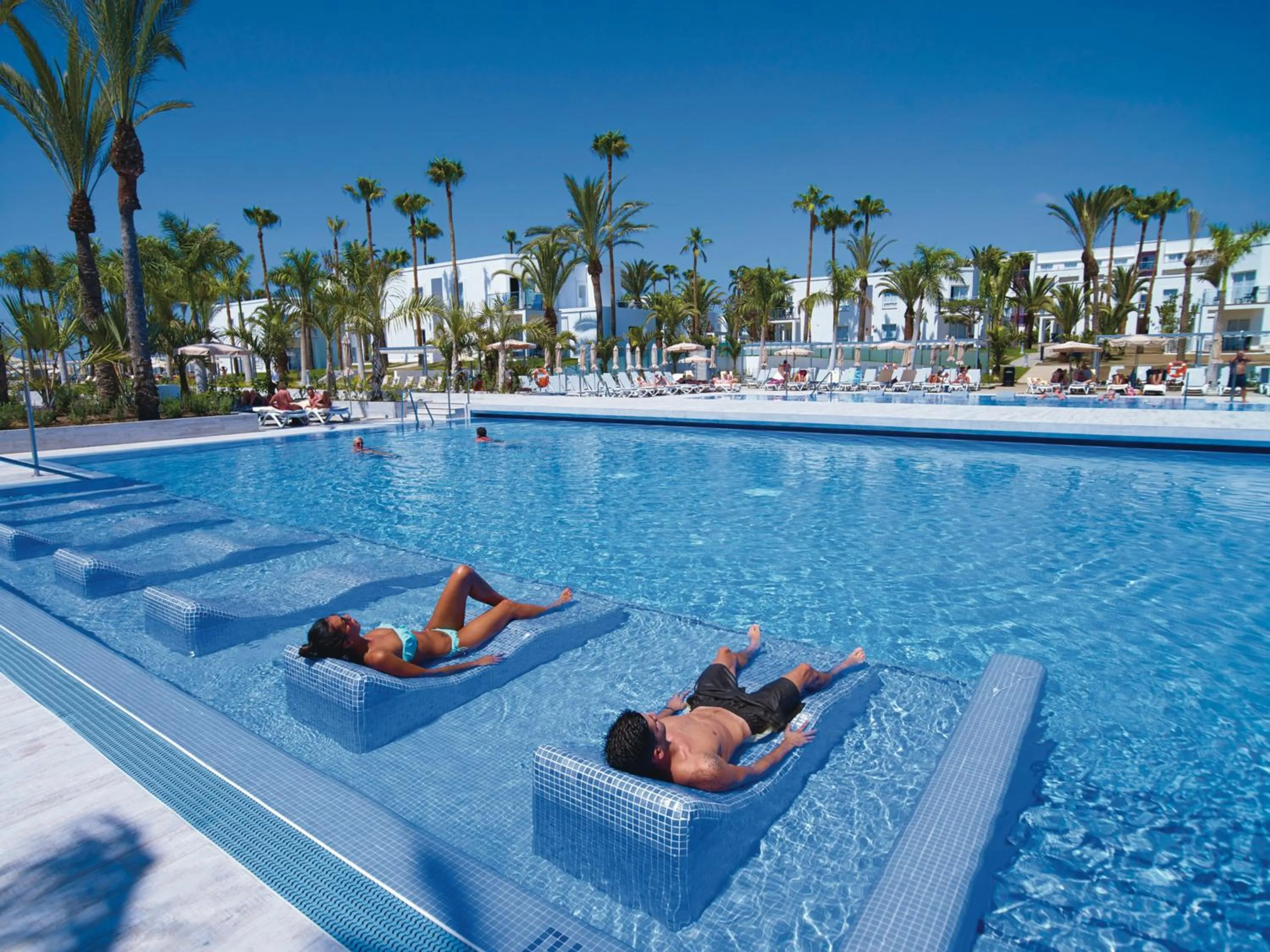 Swimming pool in Hotel Riu Palace Meloneras