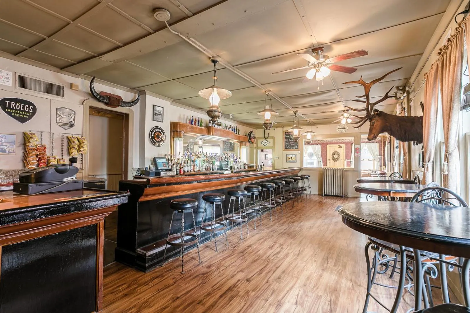 Lounge or bar in Naples Hotel