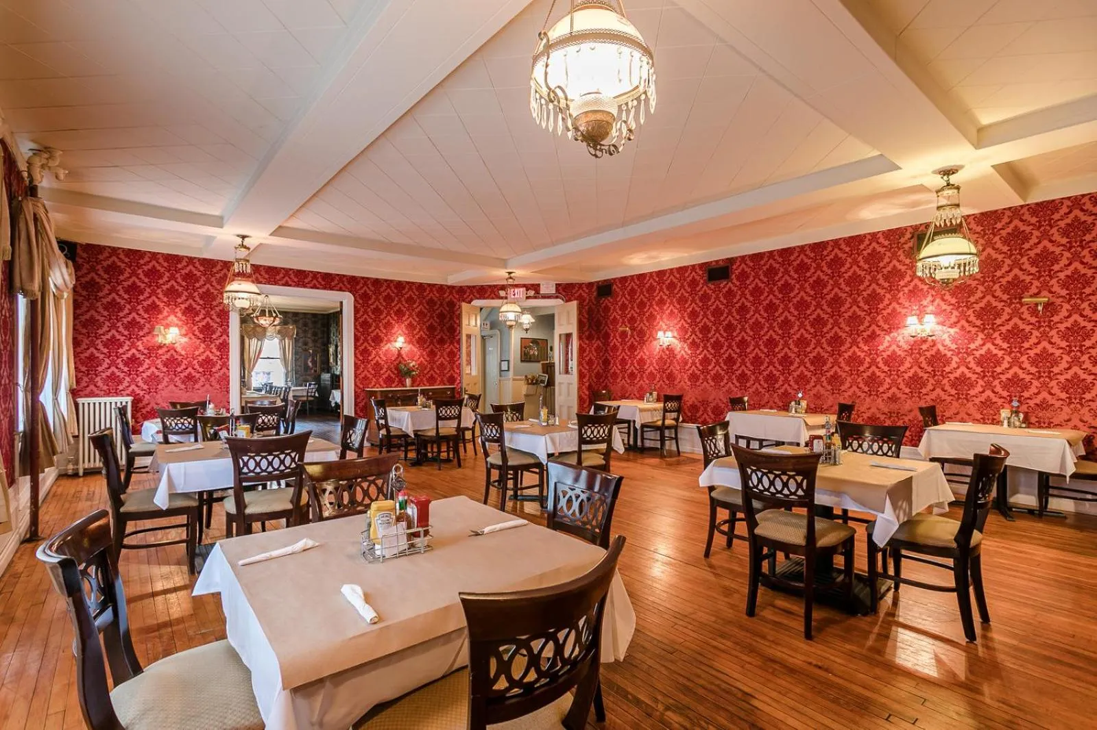 Restaurant/places to eat in Naples Hotel