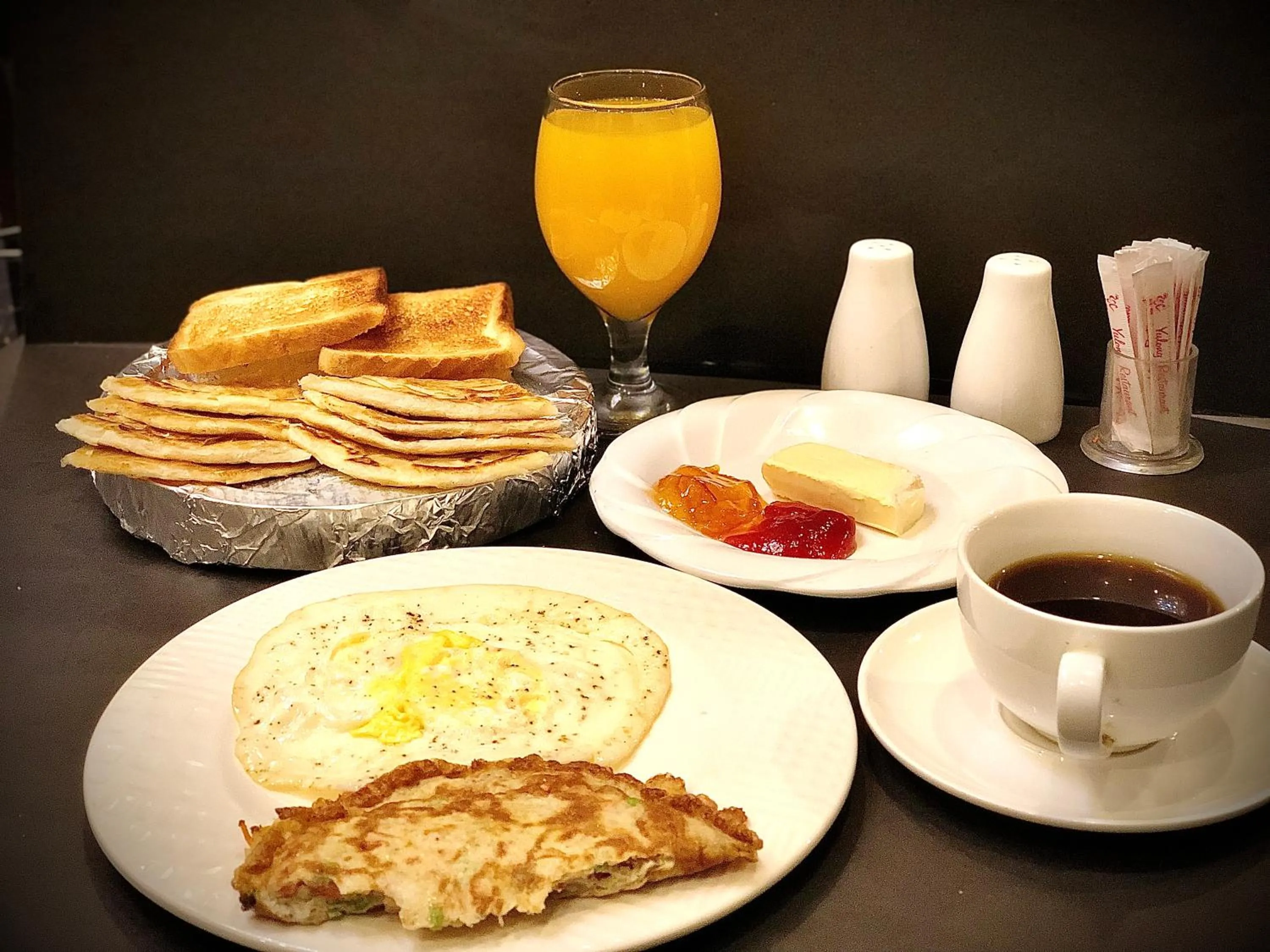 Food and drinks in Jade Dragon Hotel DHA Lahore