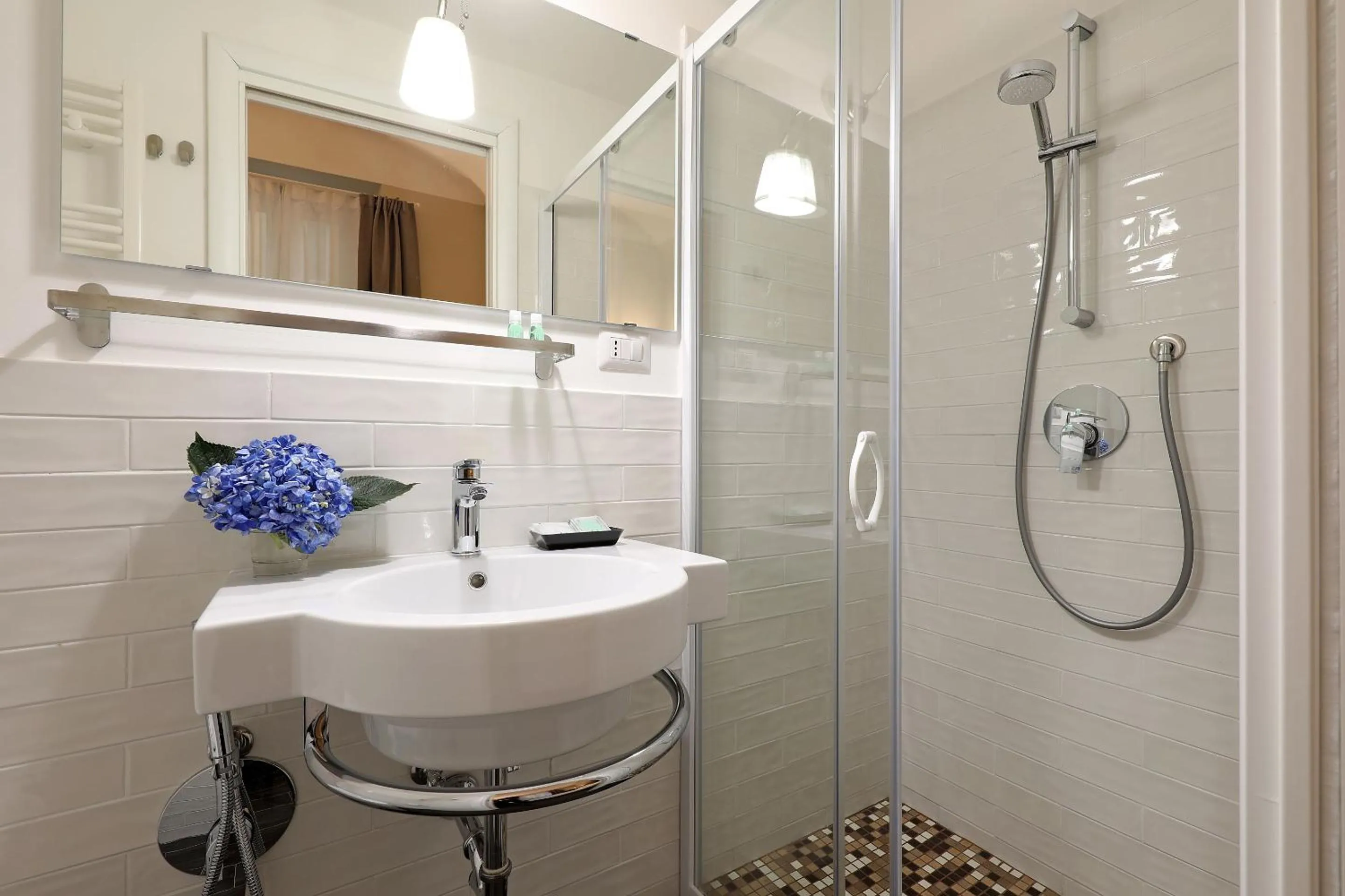 Bathroom in RESIDENZA VITTORIA Roma