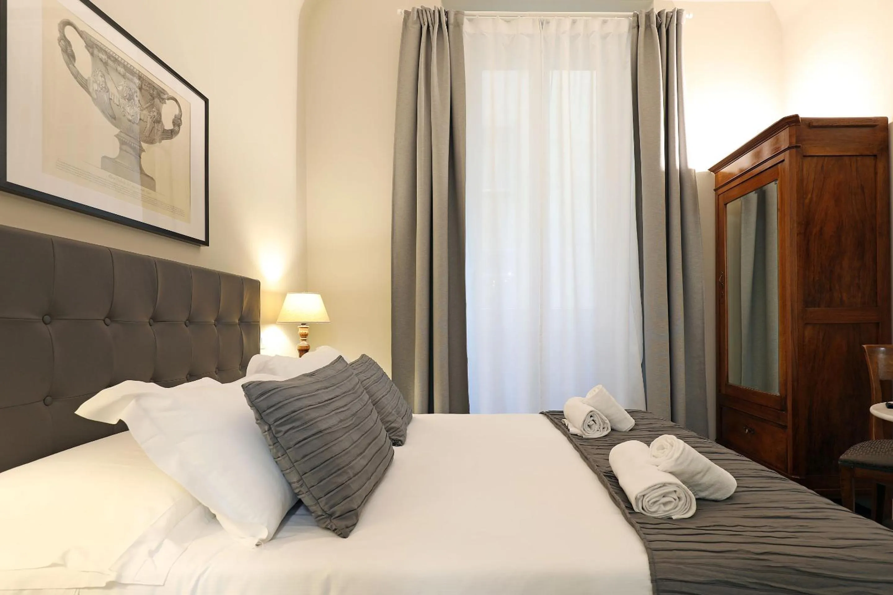 Bedroom, Bed in RESIDENZA VITTORIA Roma