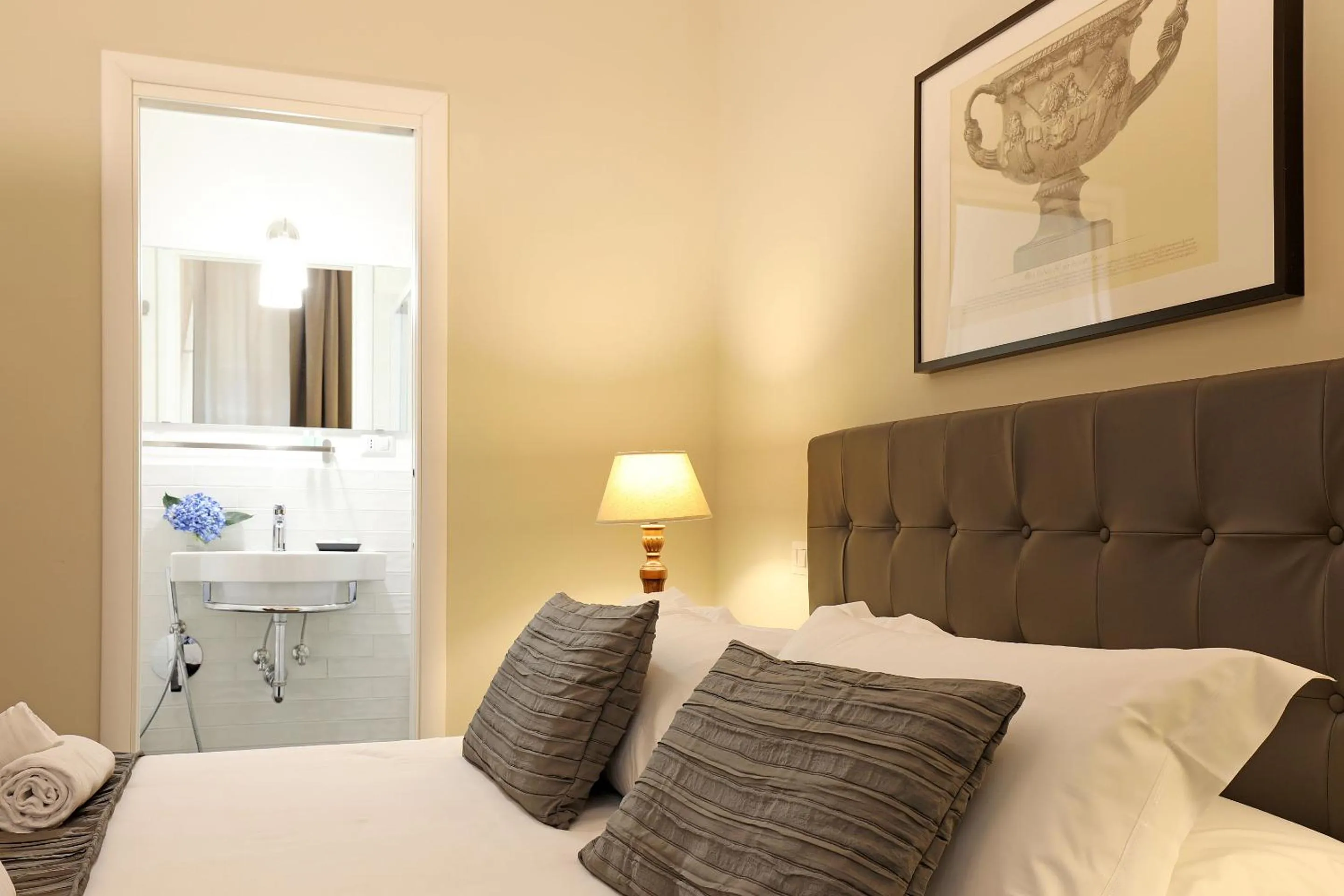 Bedroom, Bed in RESIDENZA VITTORIA Roma