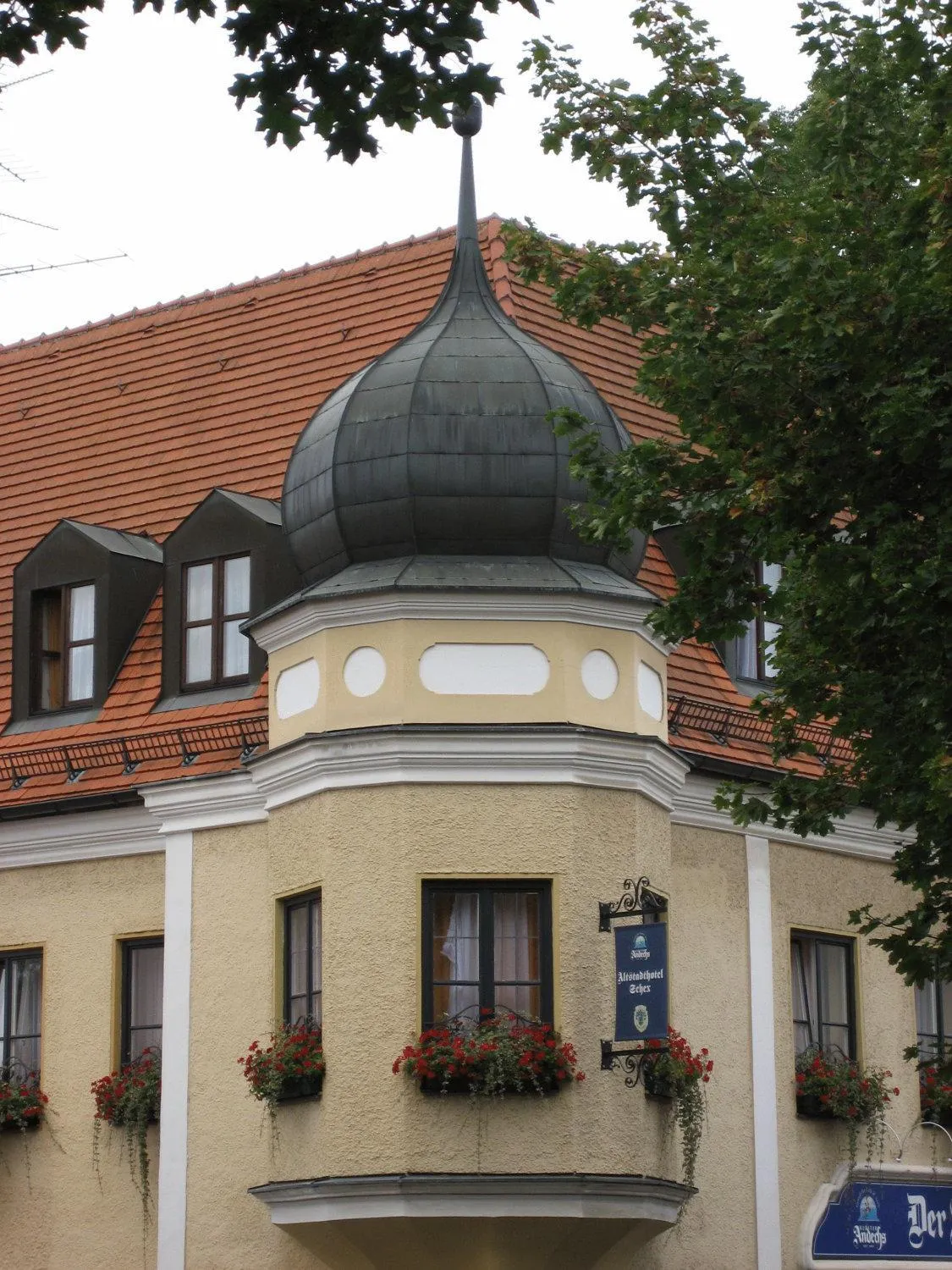Property building in Altstadthotel Schex