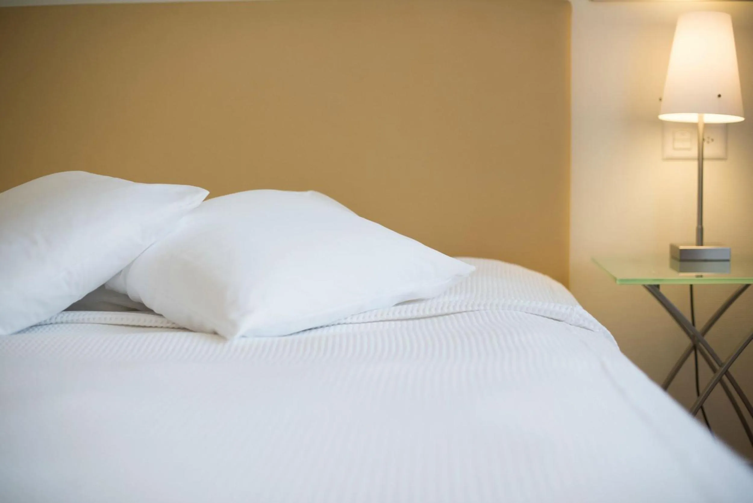 Photo of the whole room, Bed in Hotel Glockenhof Zürich