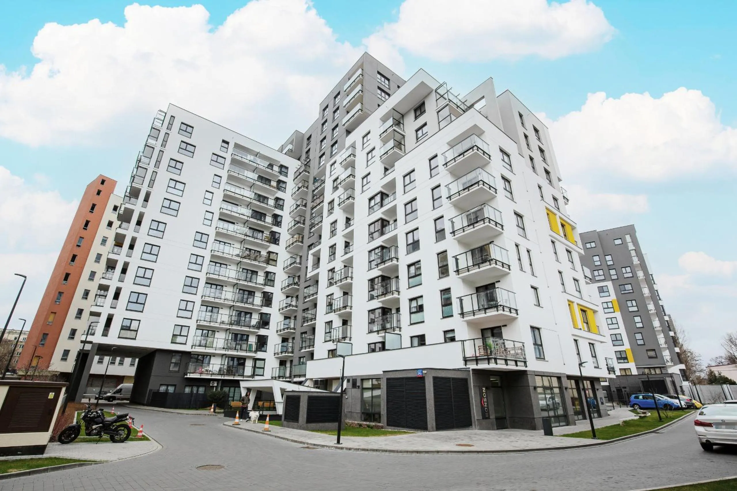 Property building in Metro Płocka Exquisite Apartments by Noclegi Renters