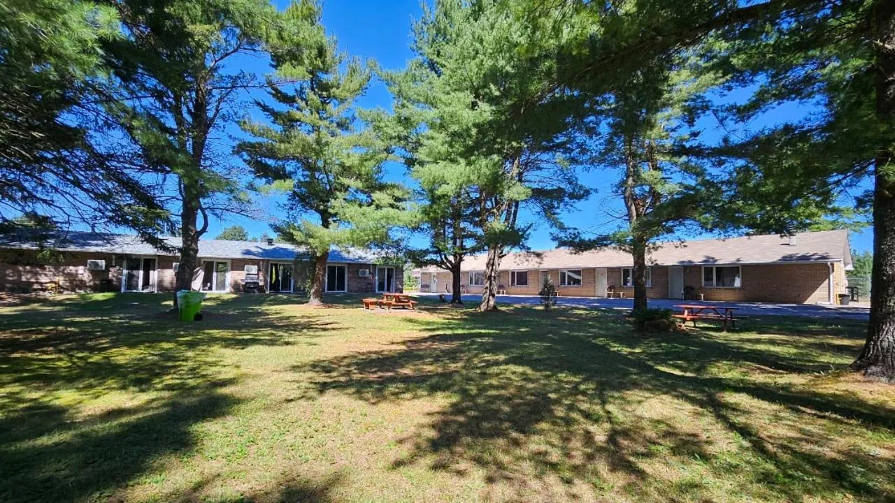 Day in Super Nights Inn