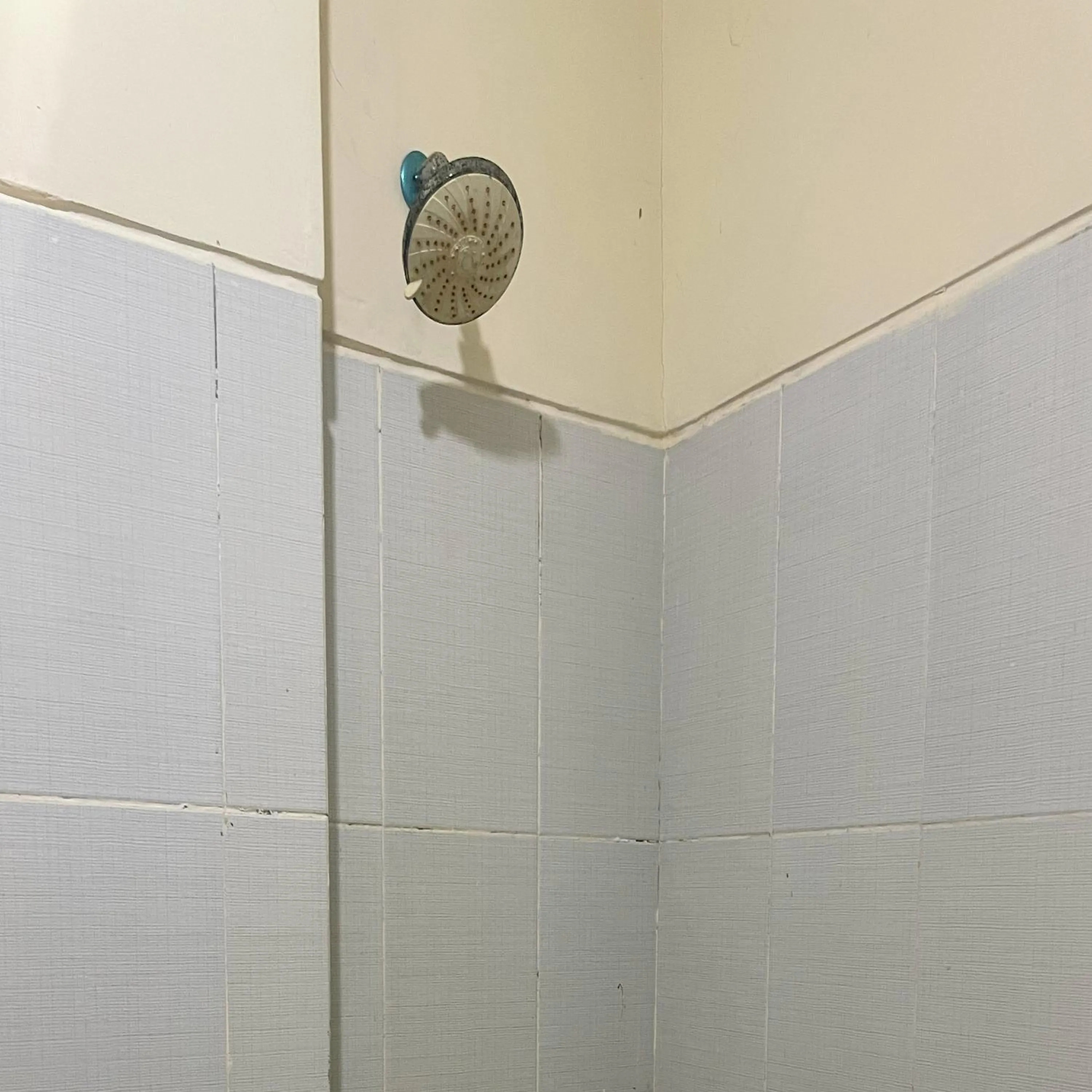 Bathroom in Reddoorz Syariah at Pondok Bintang Jalan Biring Romang Makassar