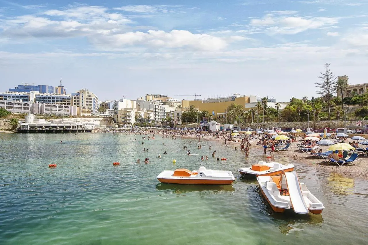 Beach in Cresta Beach Studios