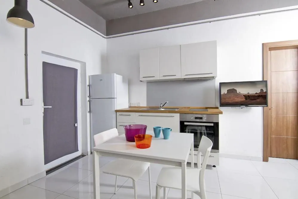 Kitchen or kitchenette in Cresta Beach Studios