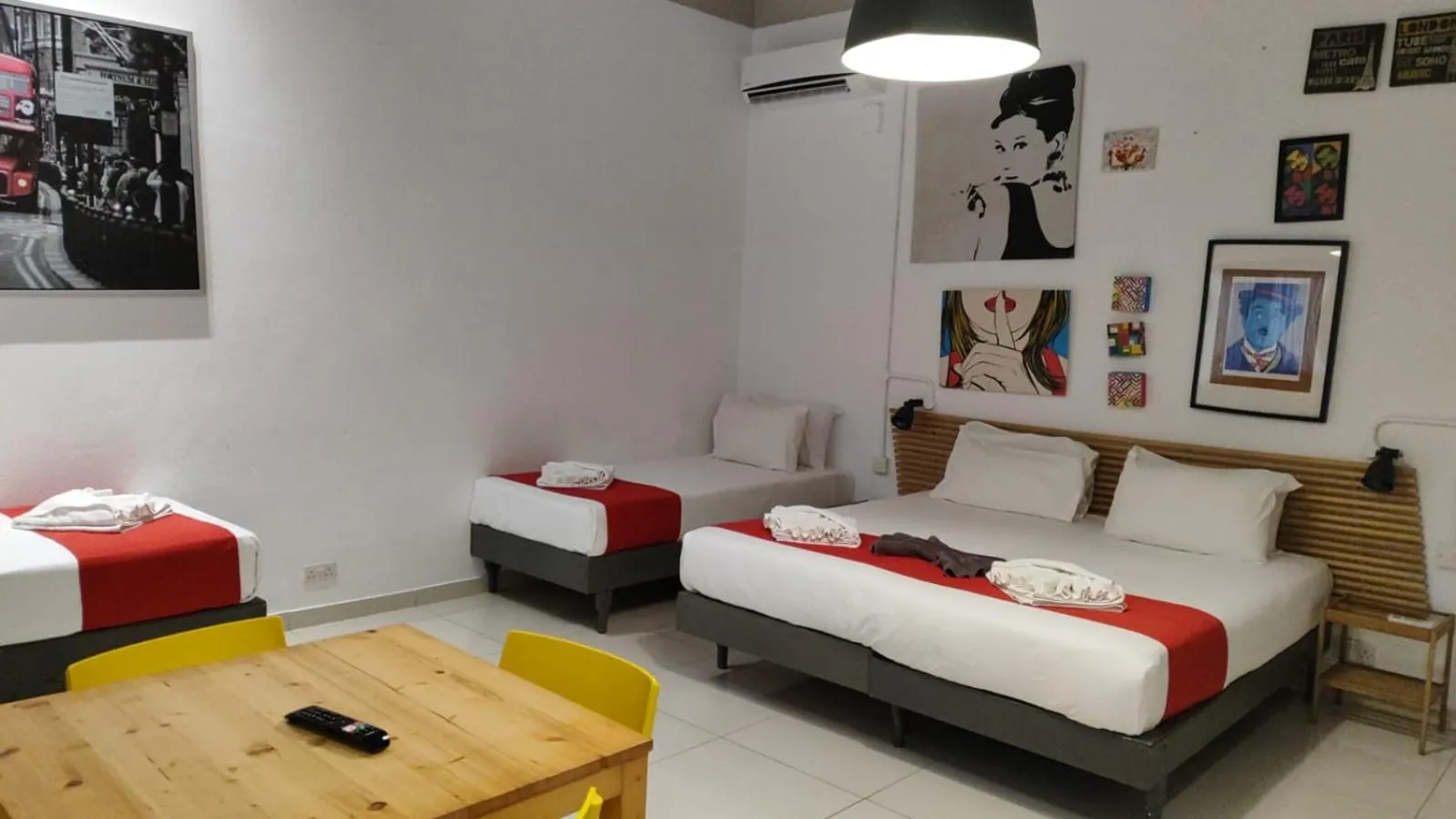 Bed in Cresta Beach Studios