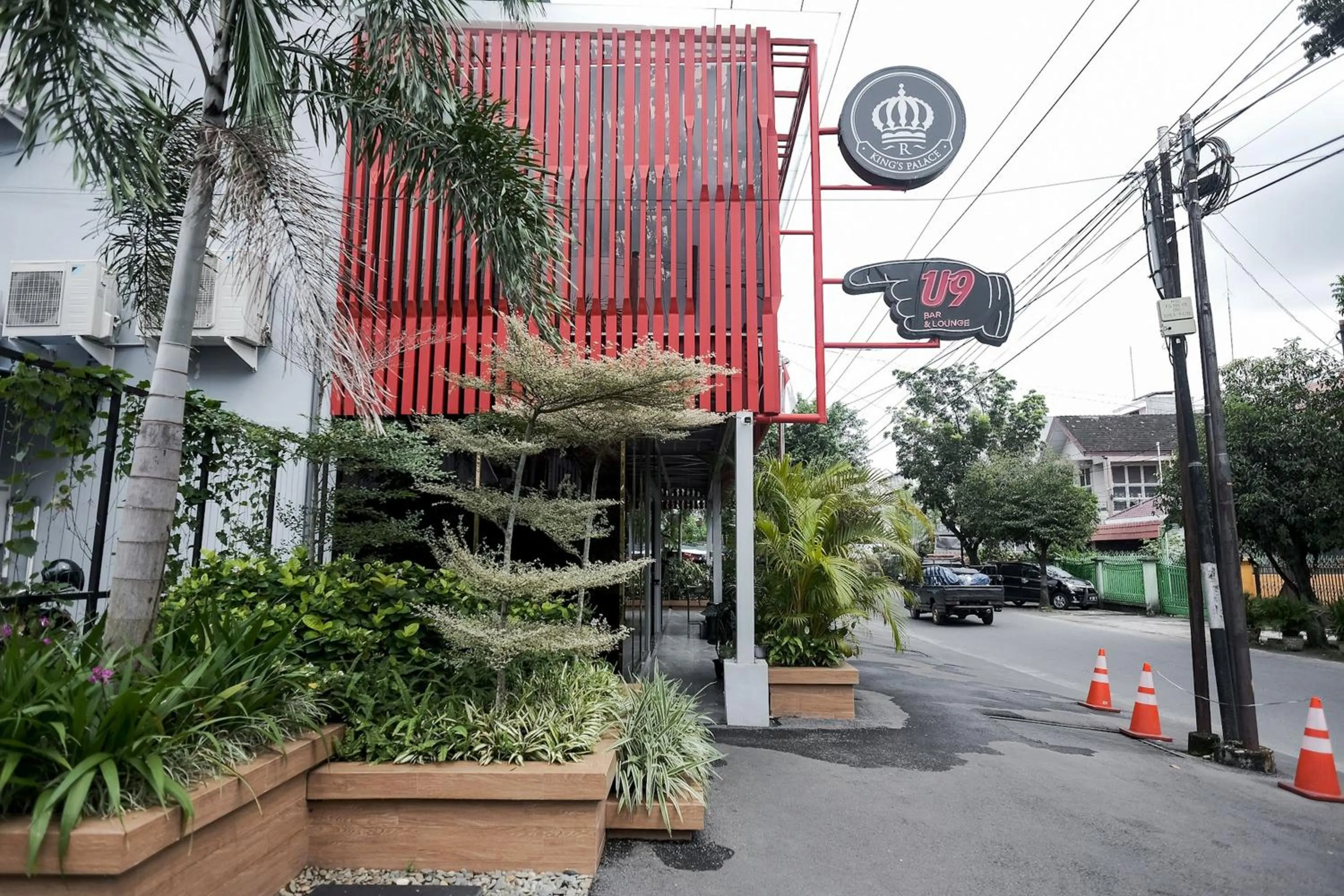 Facade/entrance in King's Palace Medan RedPartner