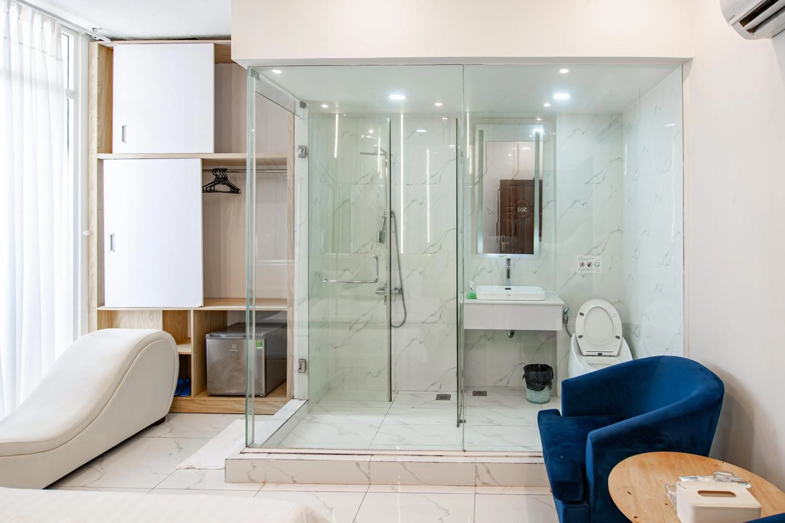 Bathroom in Venice 1 Hotel