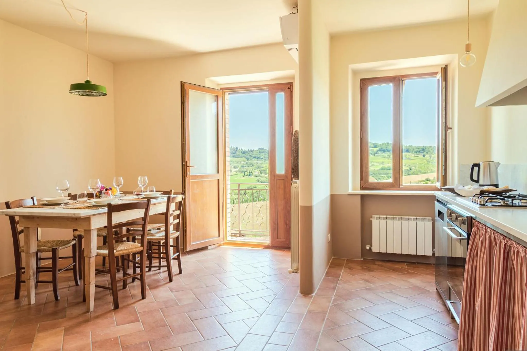 Communal lounge/ TV room in CUGUSI BnB