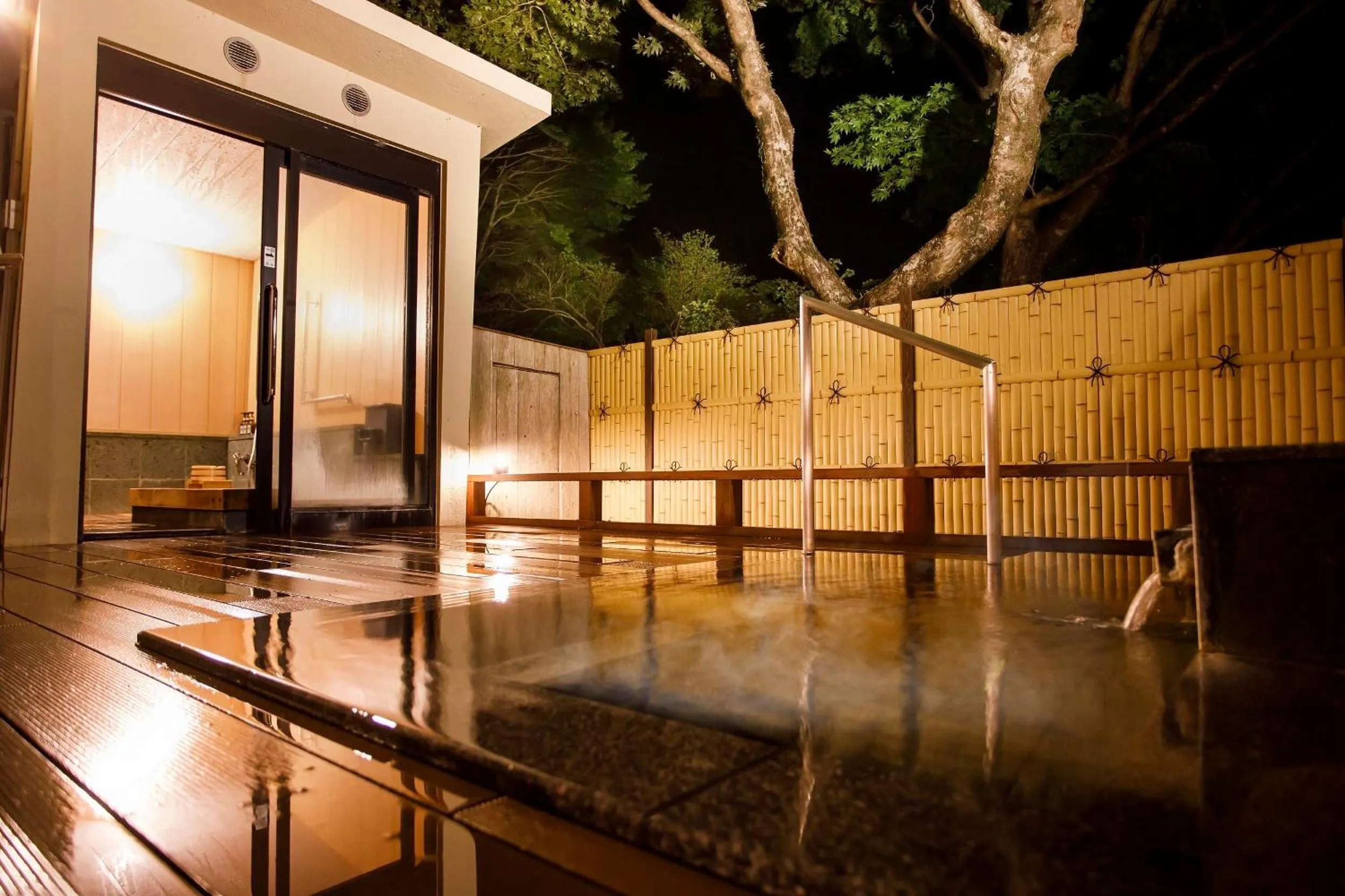 Hot Spring Bath in Hakone Kowakien Mikawaya Ryokan