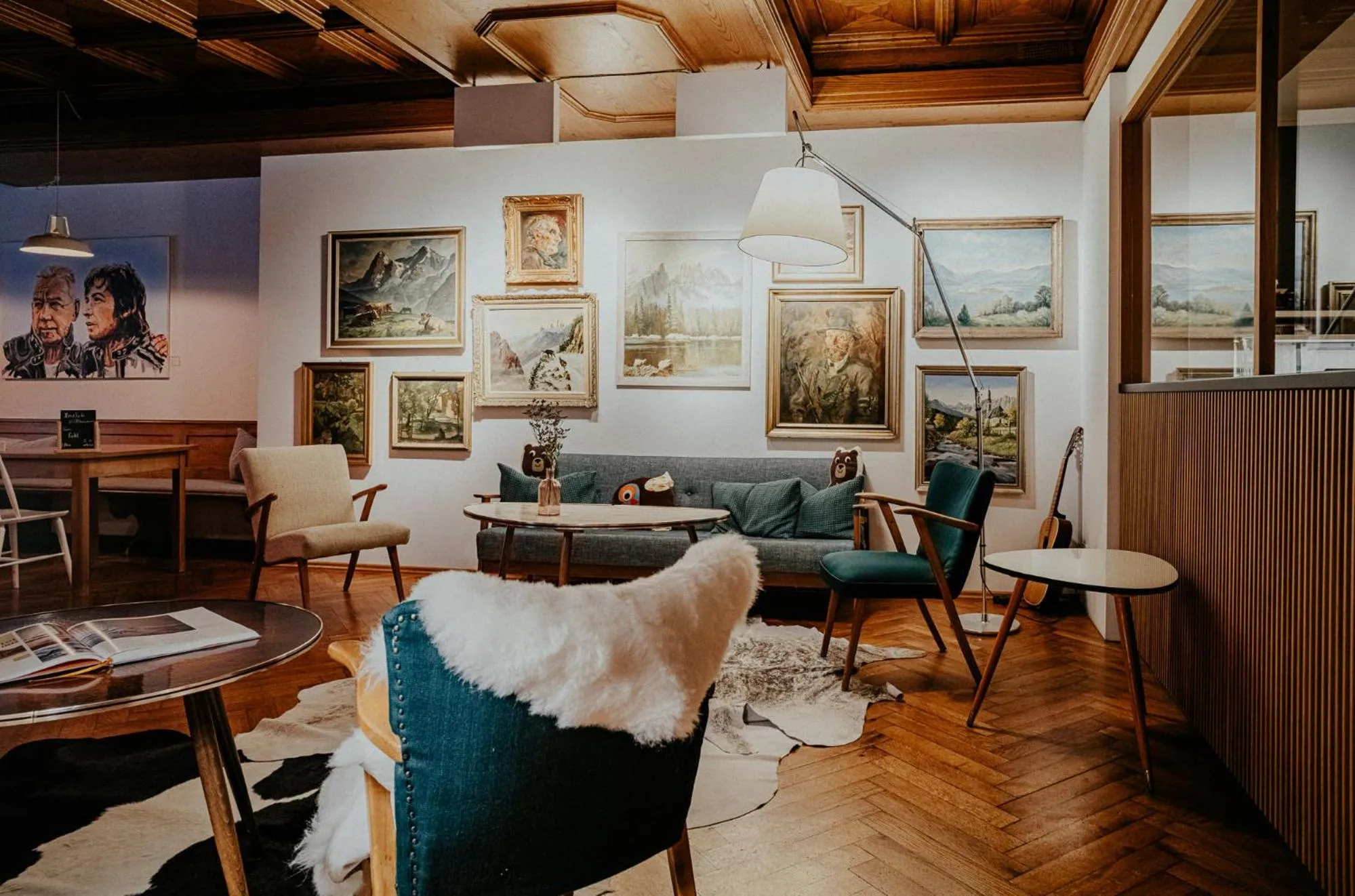 Lounge or bar in Alpenrose Bayrischzell Hotel