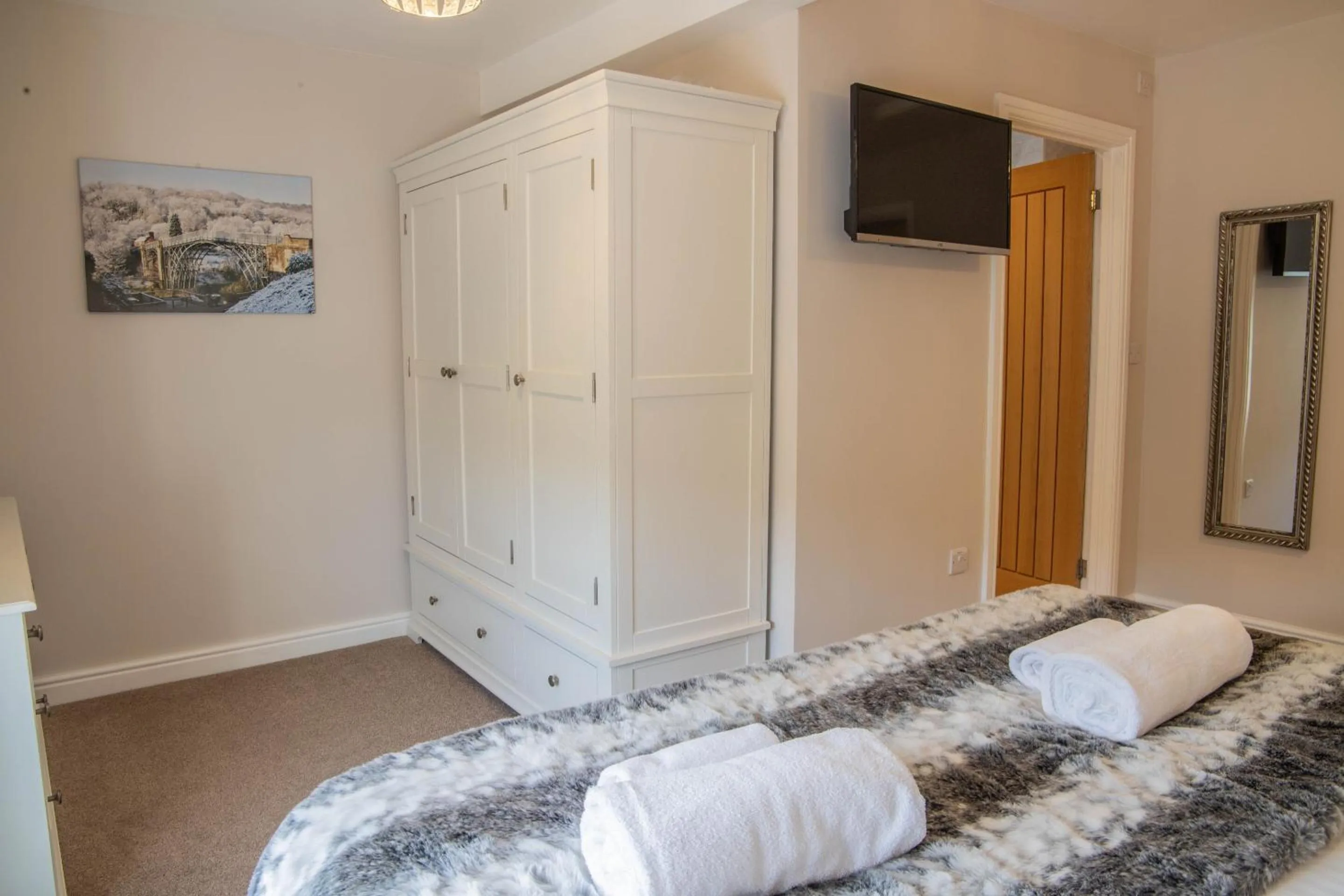 Bedroom, Bed in Ironmasters House