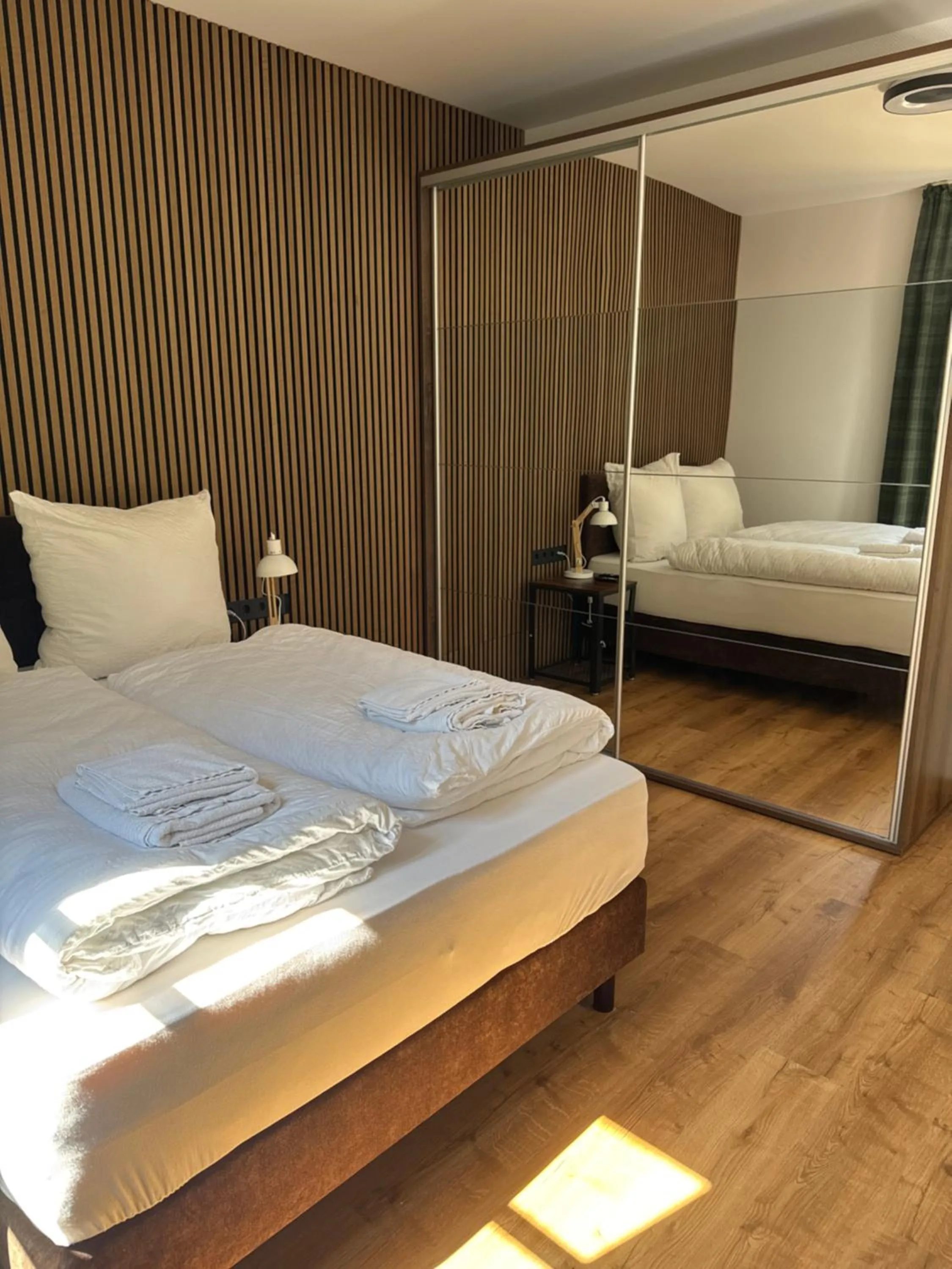 Photo of the whole room, Bed in Hotel am Schloss - Frankfurt an der Oder