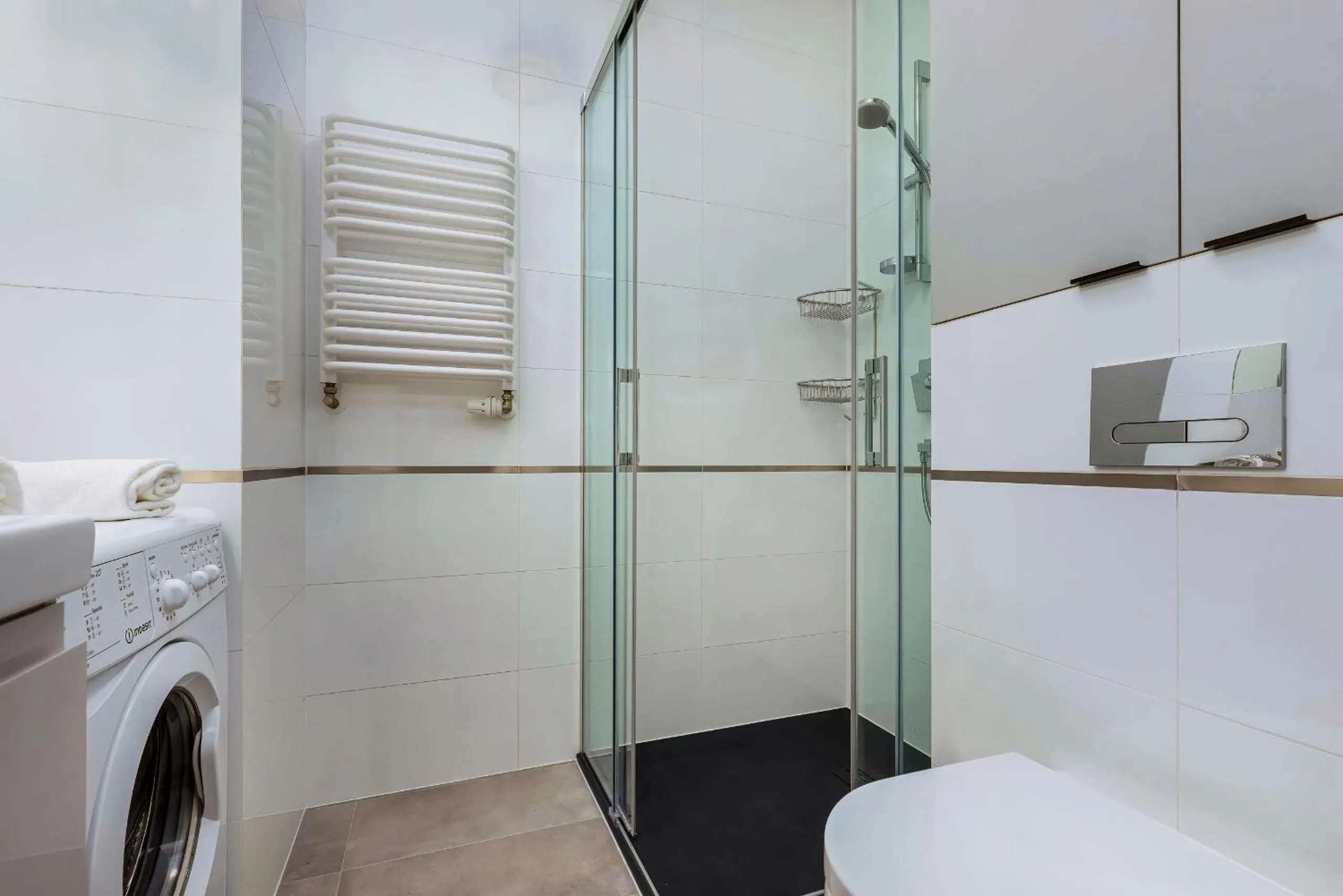 Bathroom in Modern City Center Apartments by Noclegi Renters