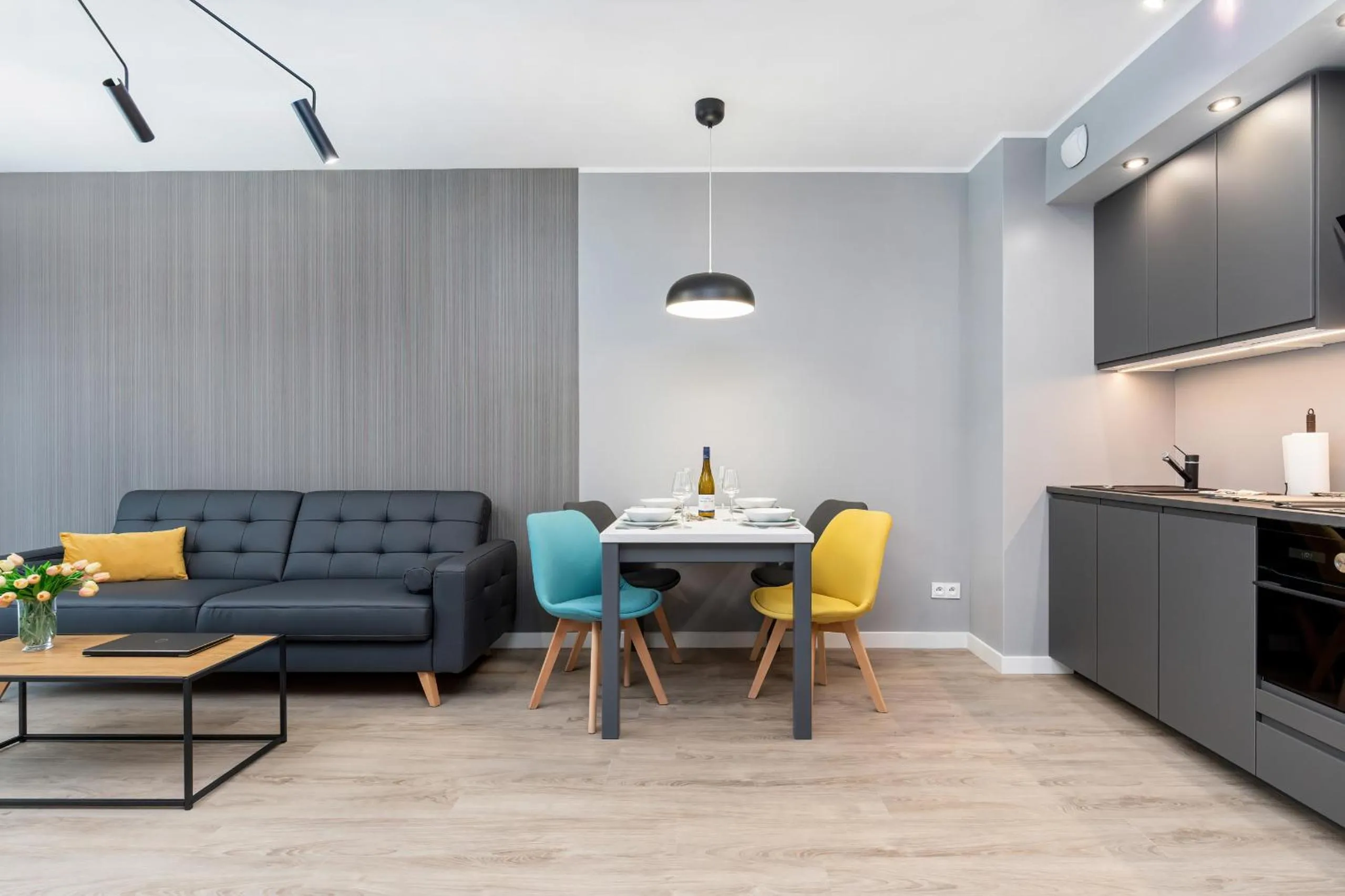 Living room in Modern City Center Apartments by Noclegi Renters