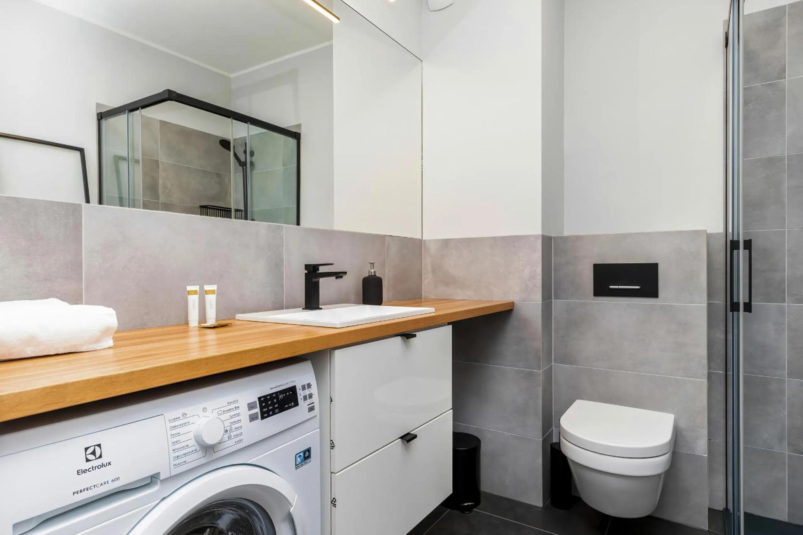 Bathroom in Modern City Center Apartments by Noclegi Renters