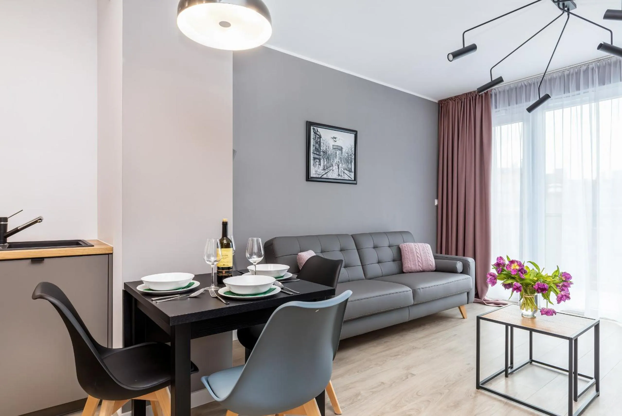 Living room in Modern City Center Apartments by Noclegi Renters