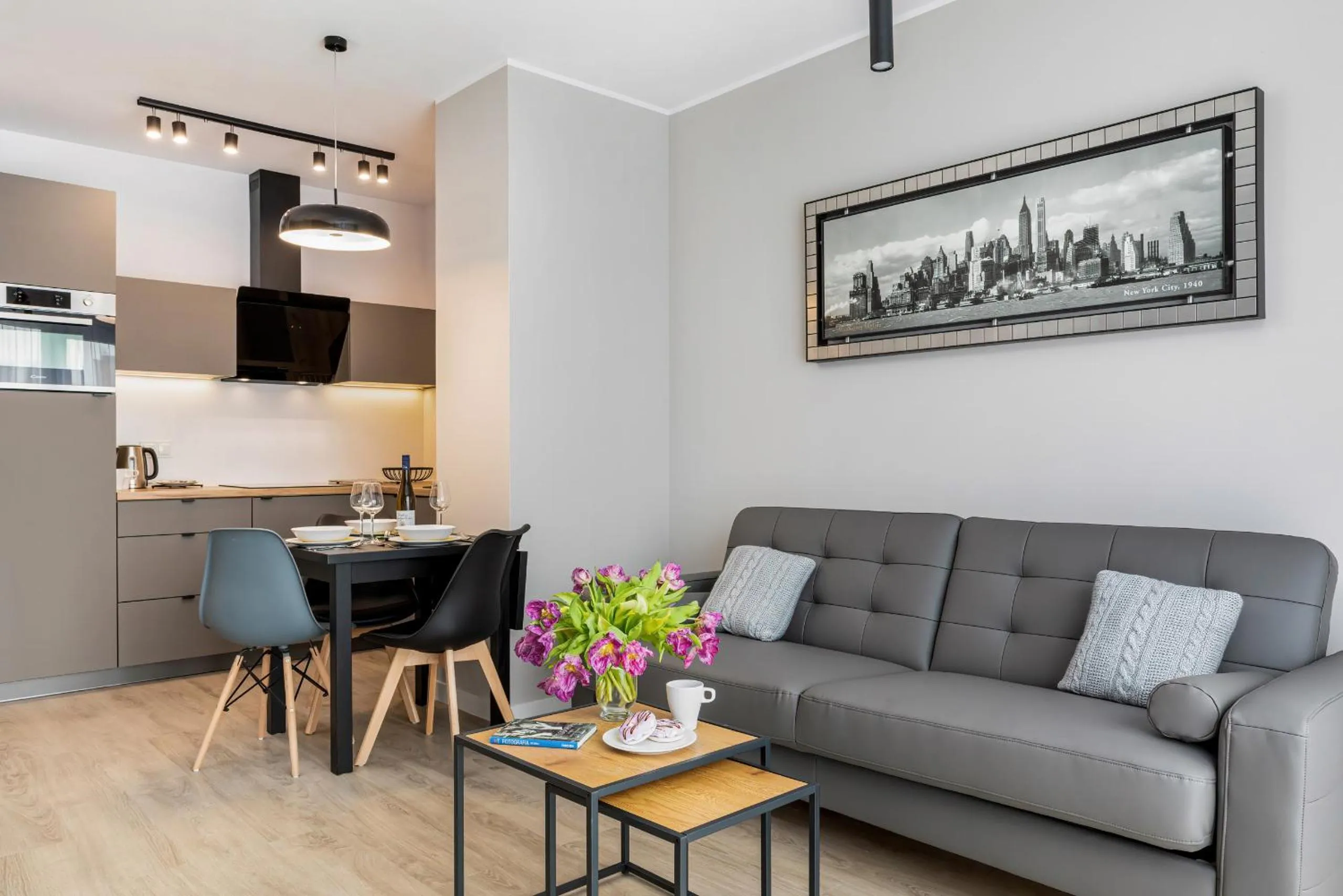 Living room in Modern City Center Apartments by Noclegi Renters