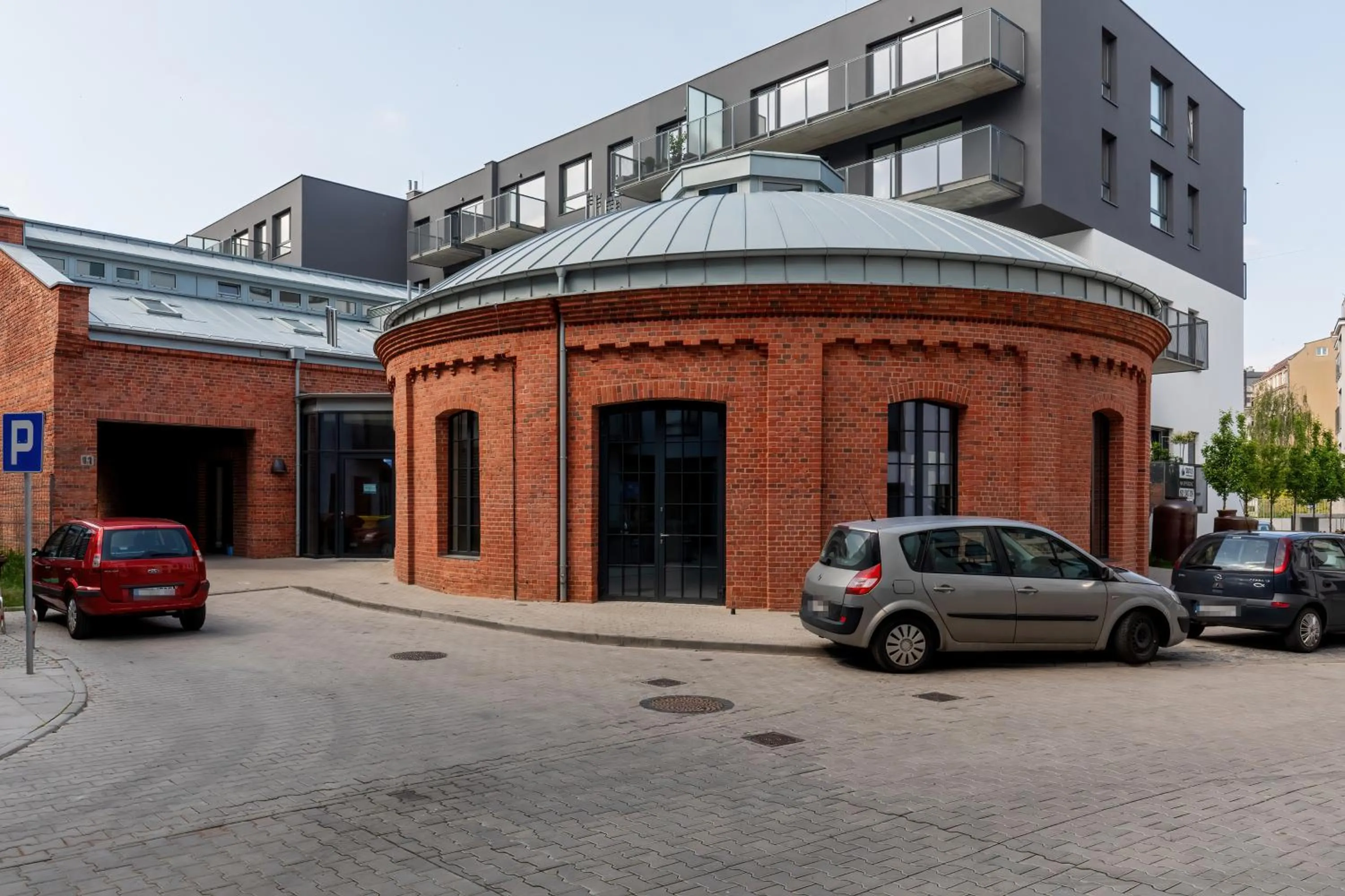 Property building in Modern City Center Apartments by Noclegi Renters