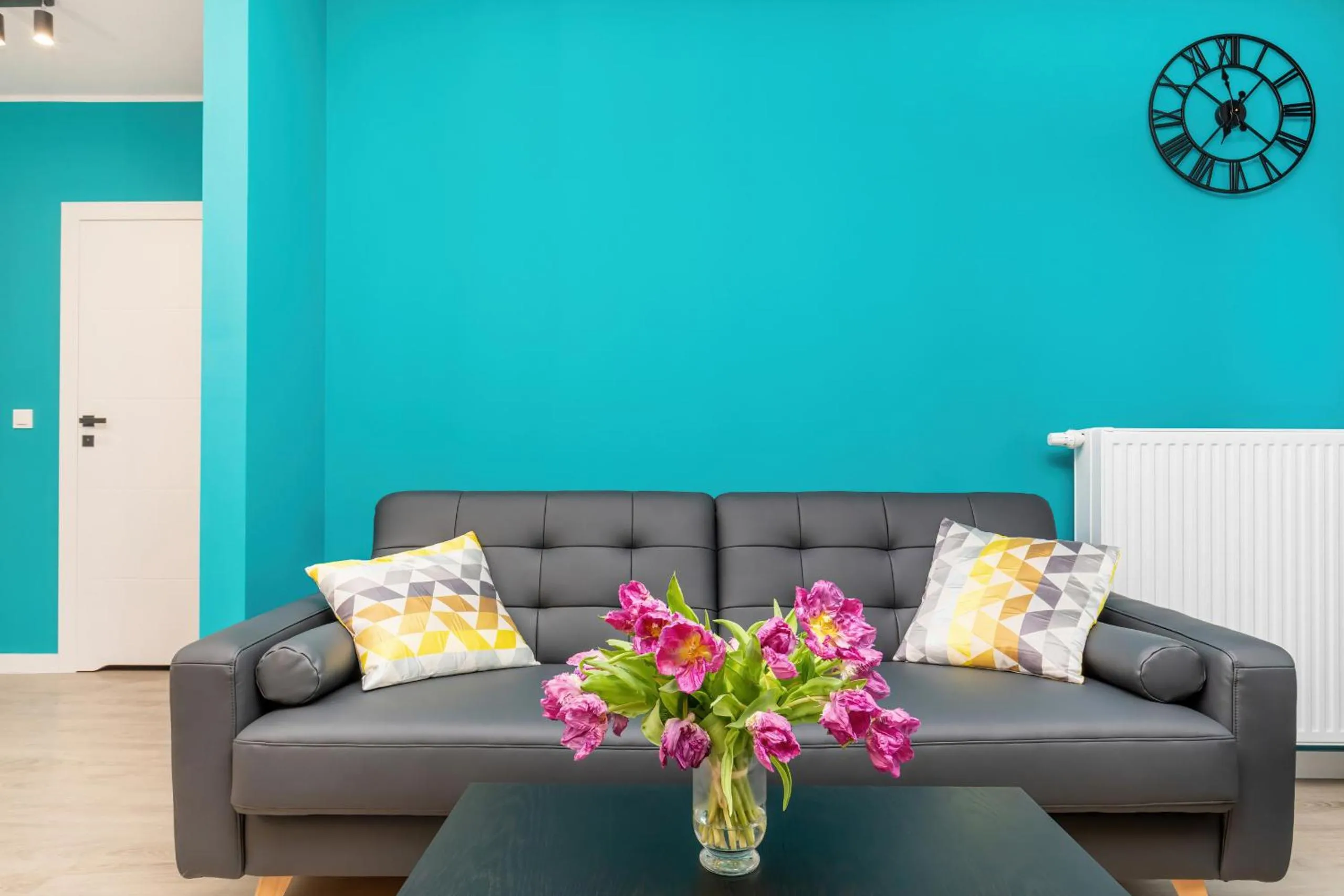 Living room in Modern City Center Apartments by Noclegi Renters