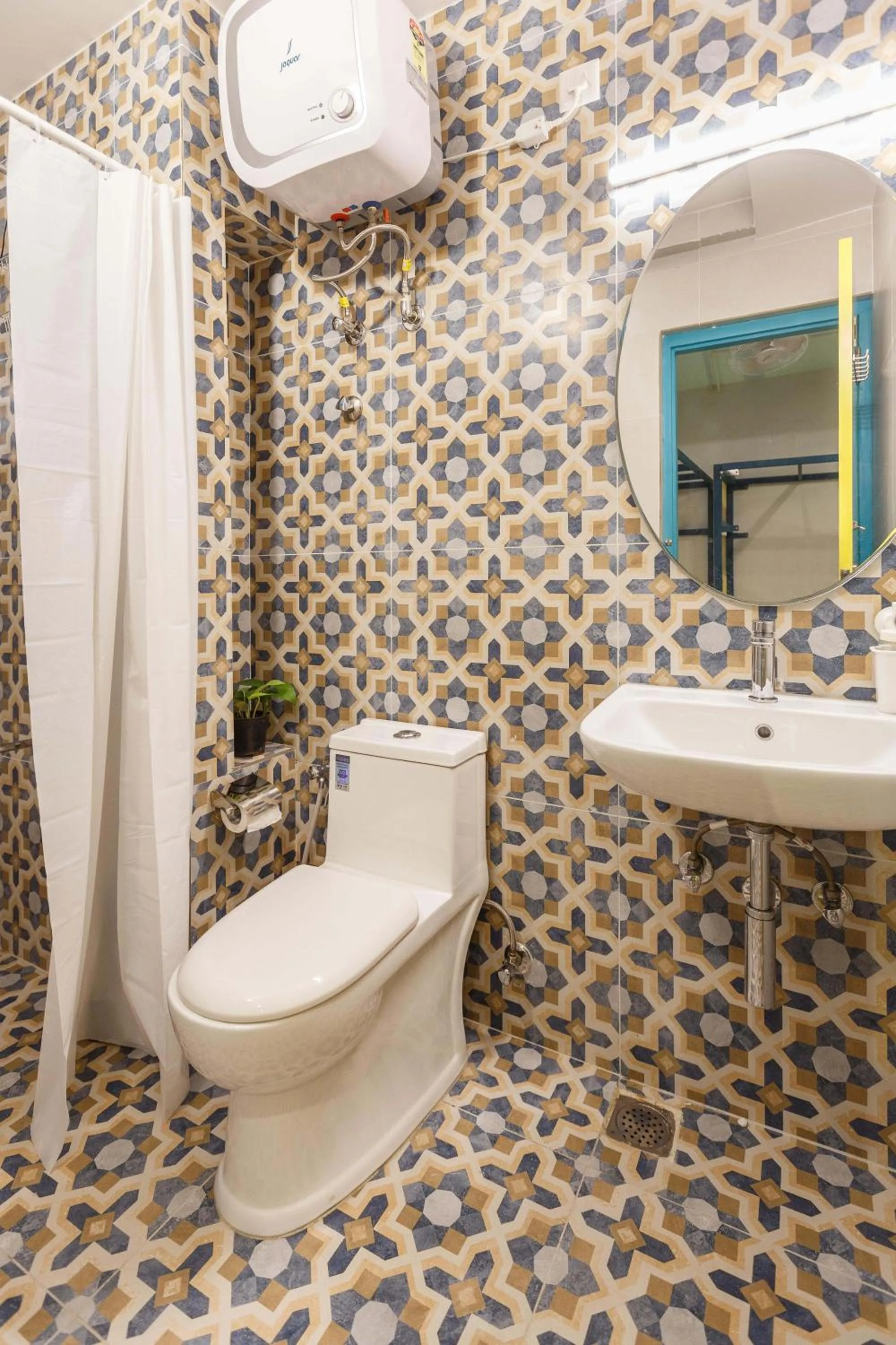Bathroom in Locul Central - Church Street