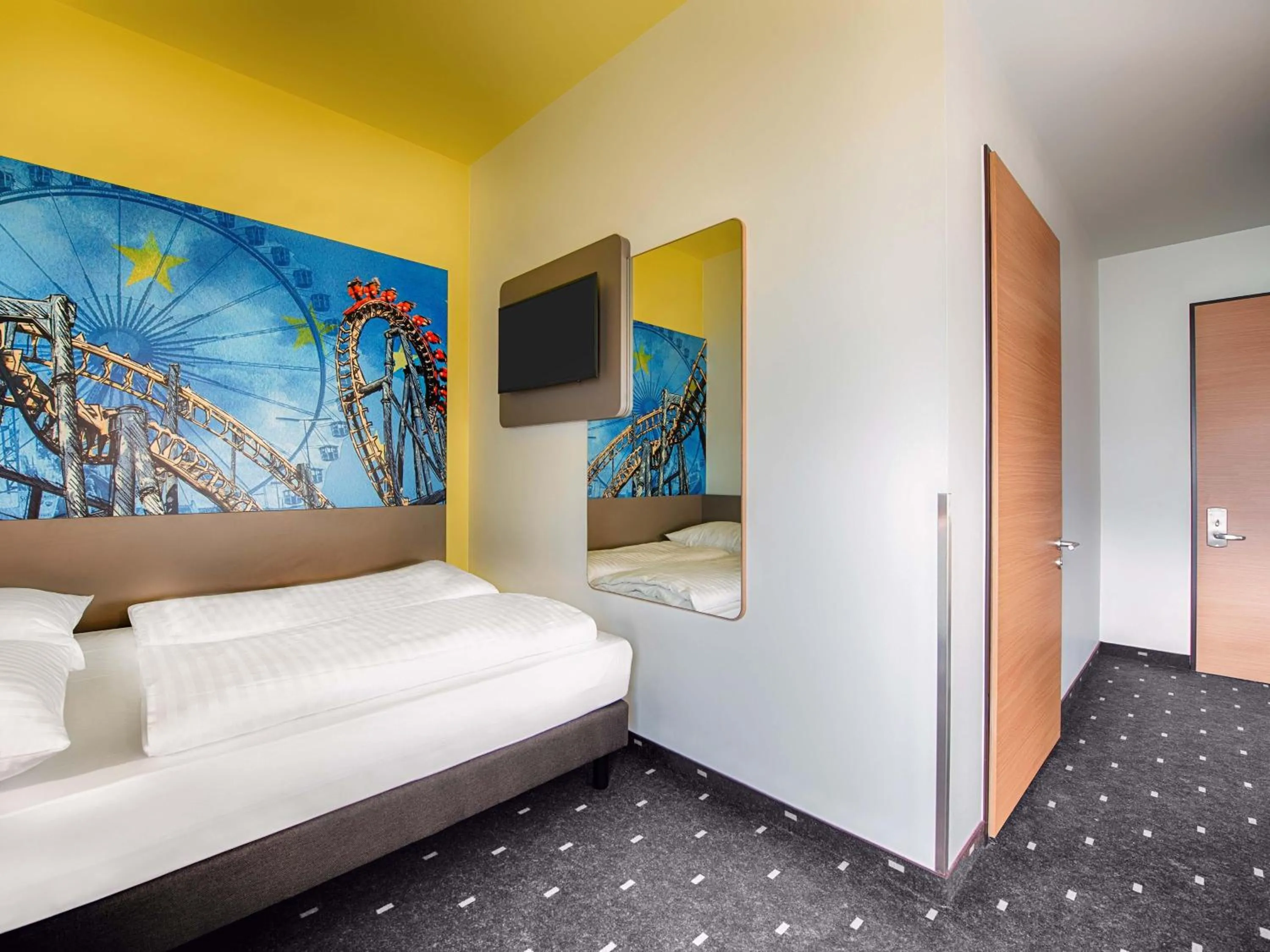 Photo of the whole room, Bed in B&B Hotel Rust-Ettenheim