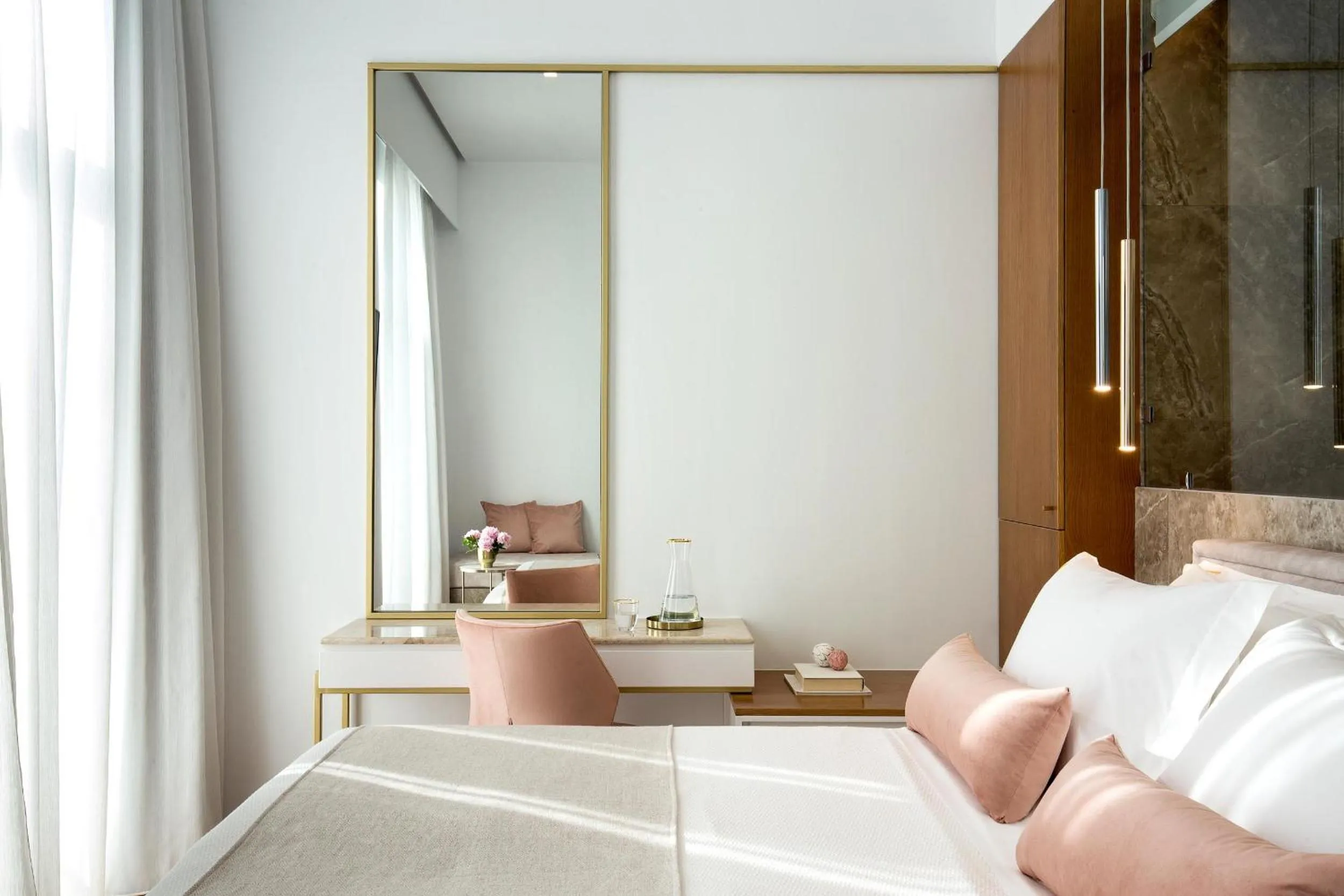 Photo of the whole room, Bed in Mirabile Luxury Suites