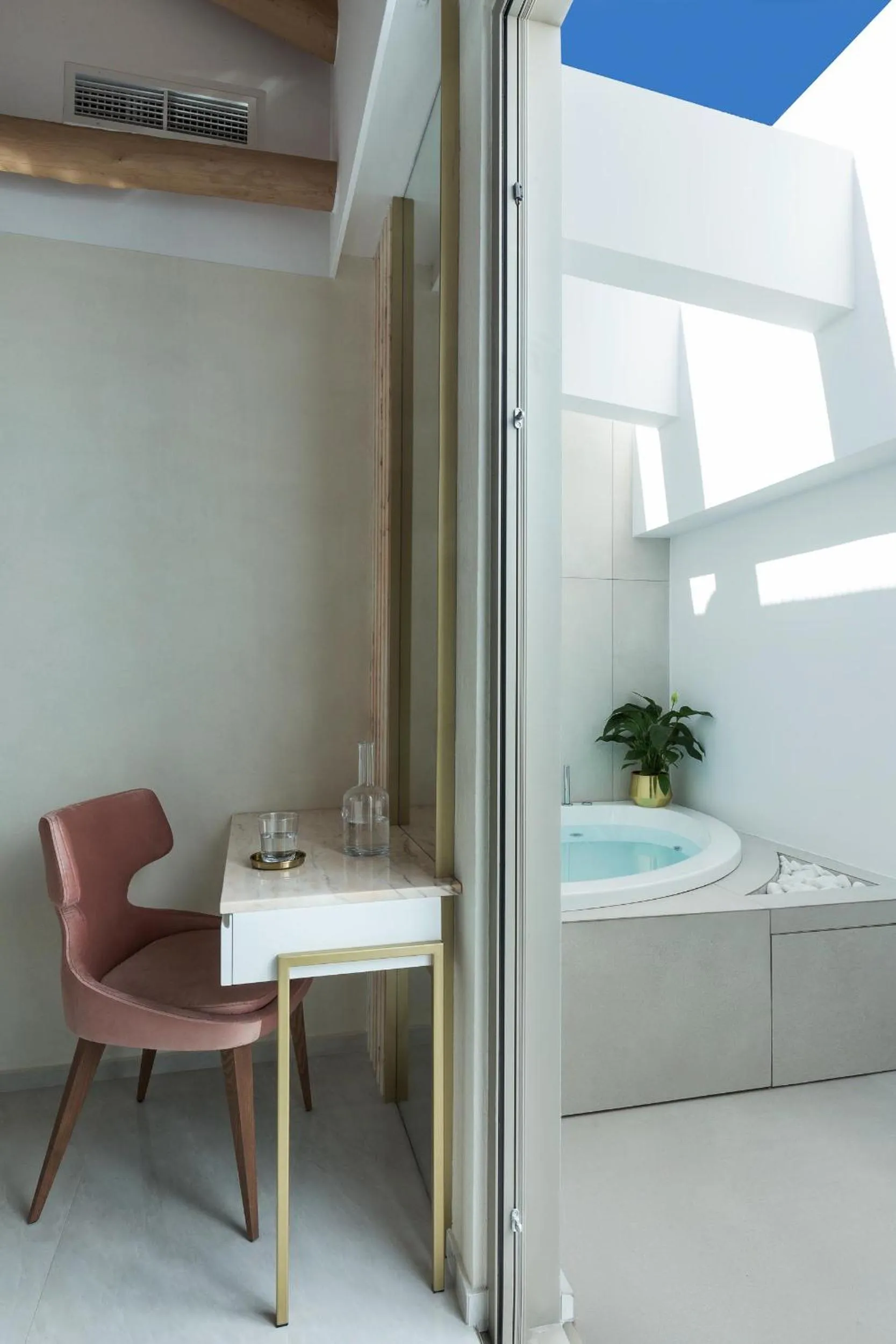 Bathroom in Mirabile Luxury Suites