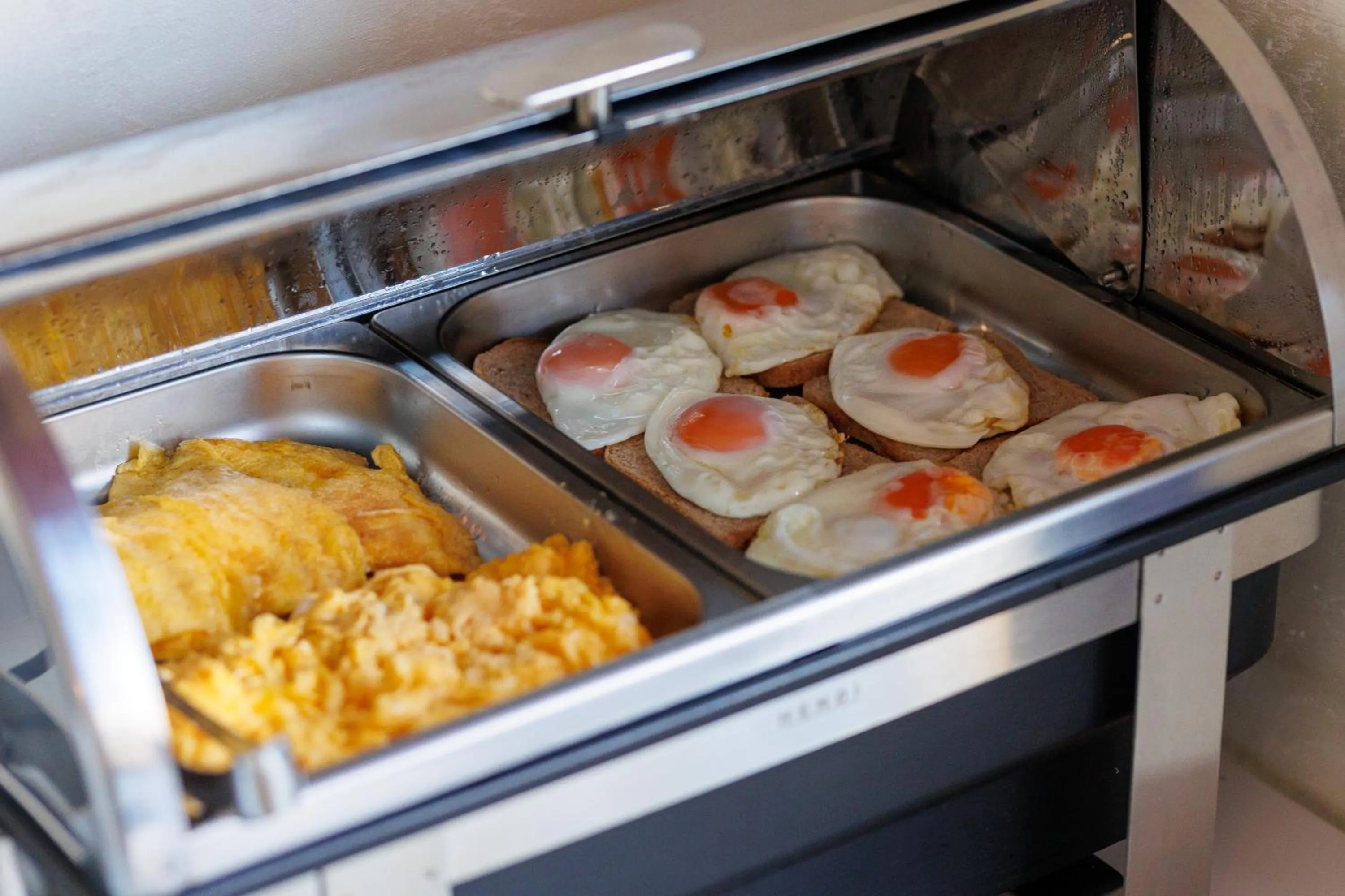 Breakfast in Hotel La mer