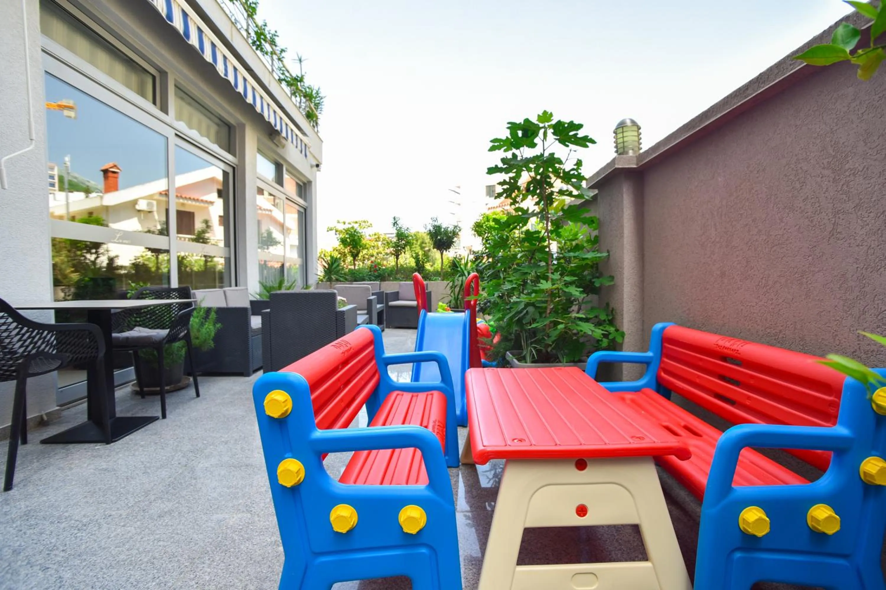 Patio in Hotel La mer
