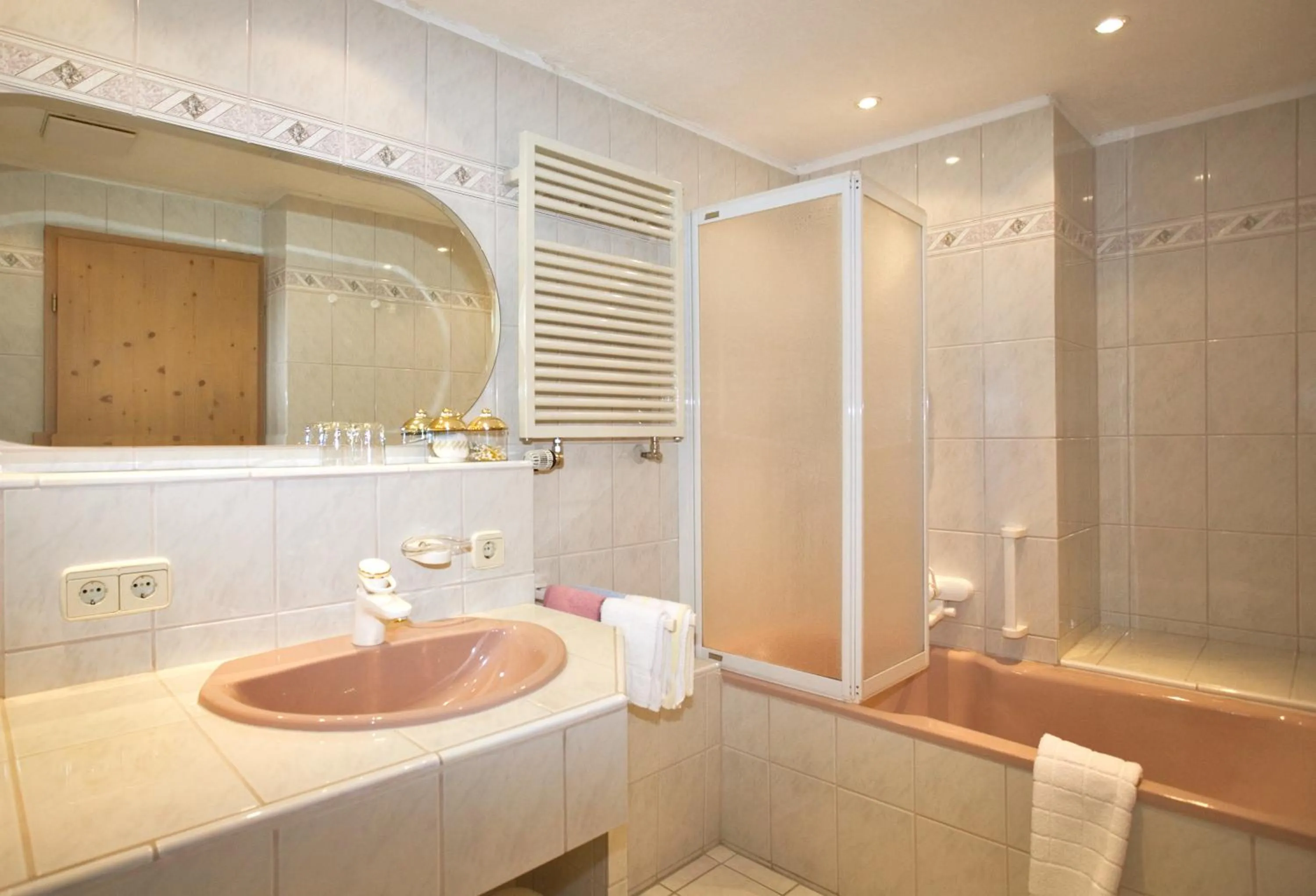 Bathroom in Hotel Waldeck mit Restaurant "Florian'S"