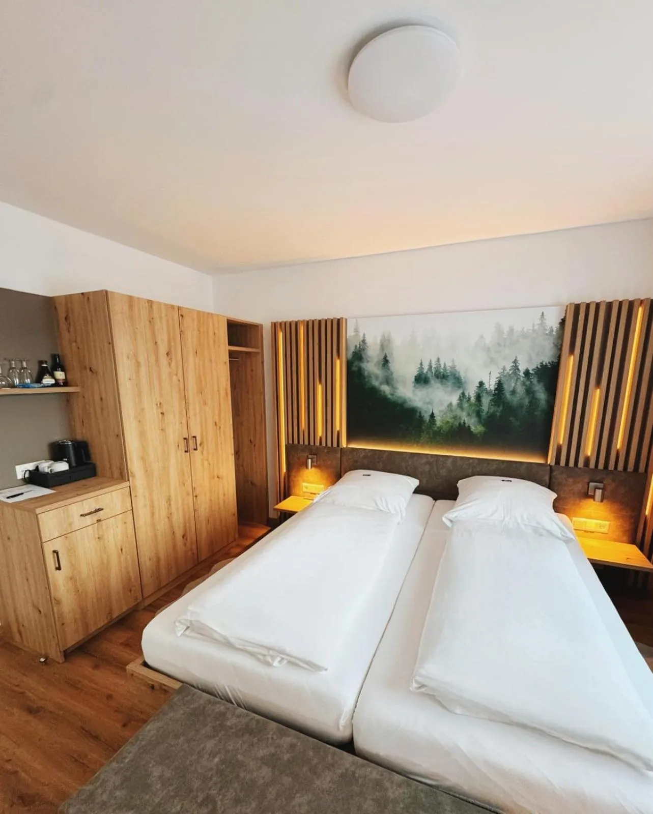 Photo of the whole room, Bed in Hotel Waldeck mit Restaurant "Florian'S"