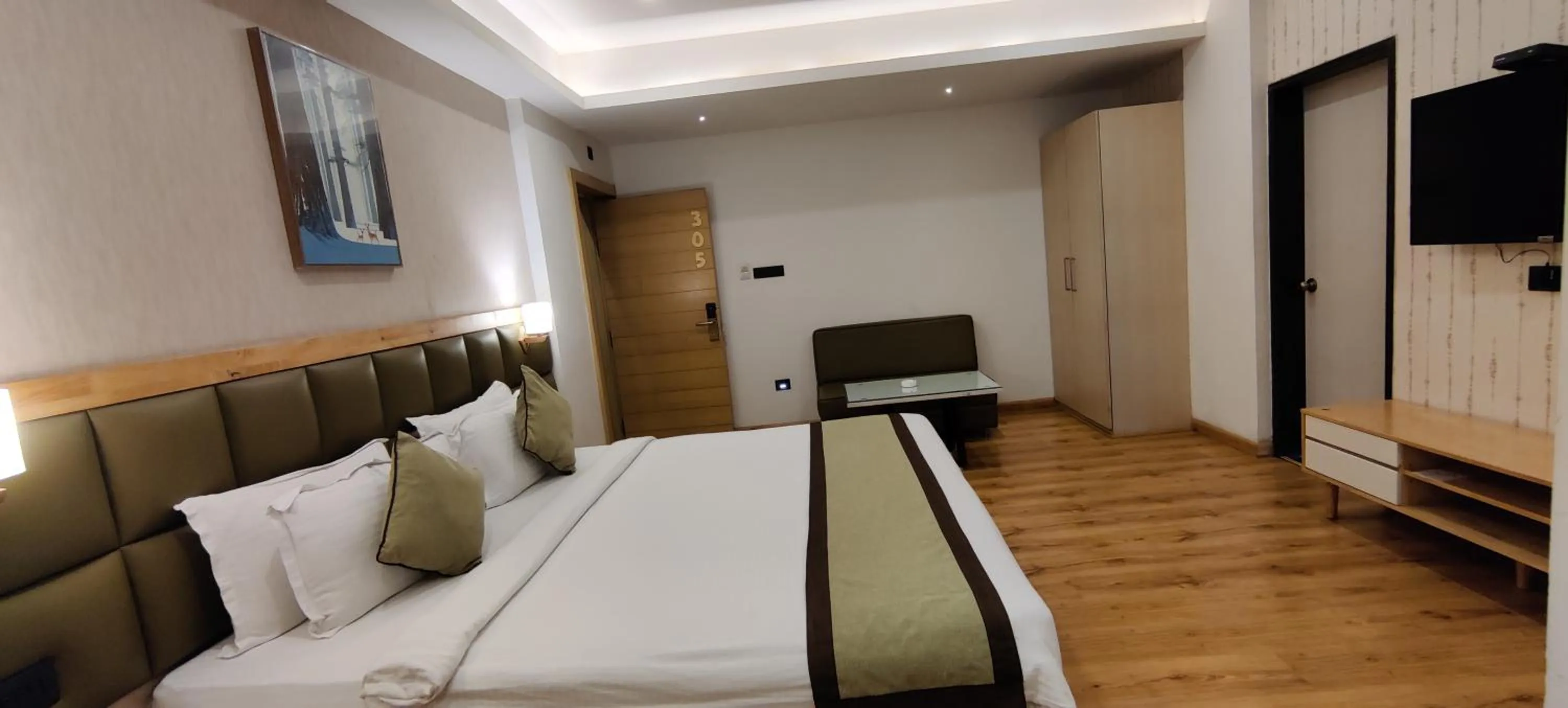 Seating area, Bed in THE M HOTEL