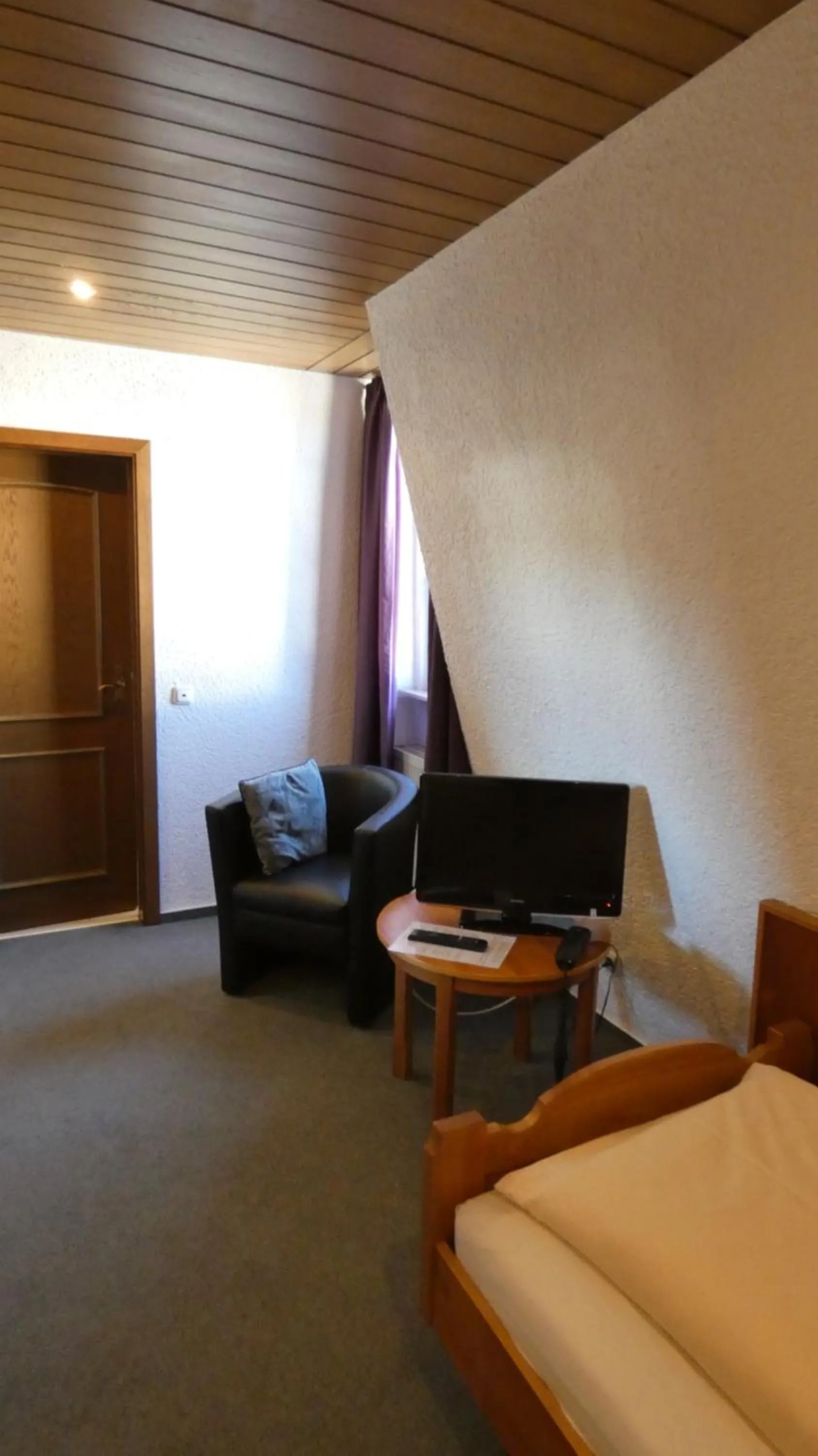 TV and multimedia, Bed in Hotel Burg Breuberg