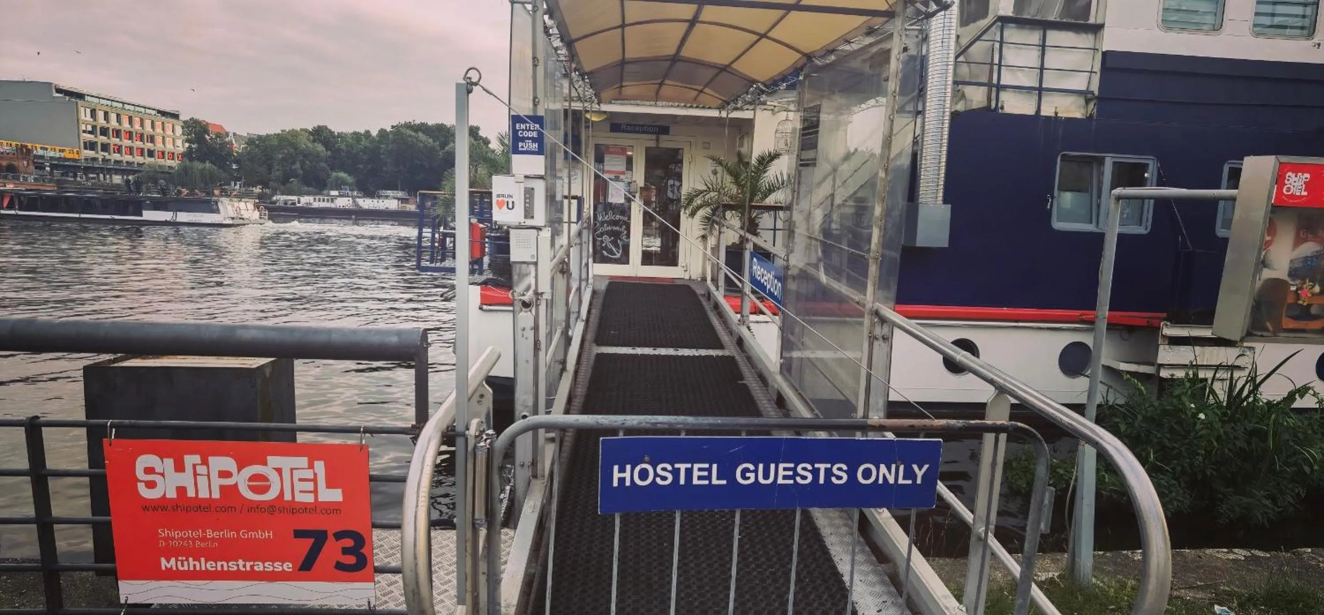 Property building in Shipotel-Berlin GmbH, Shipotel Eastern & Shipotel Western