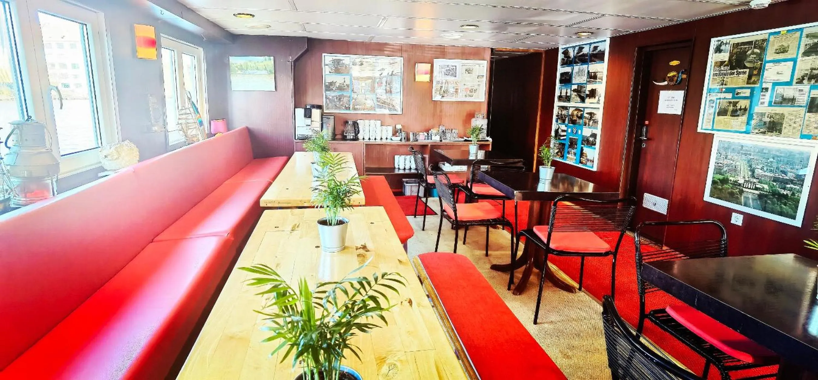 Lobby or reception in Shipotel-Berlin GmbH, Shipotel Eastern & Shipotel Western