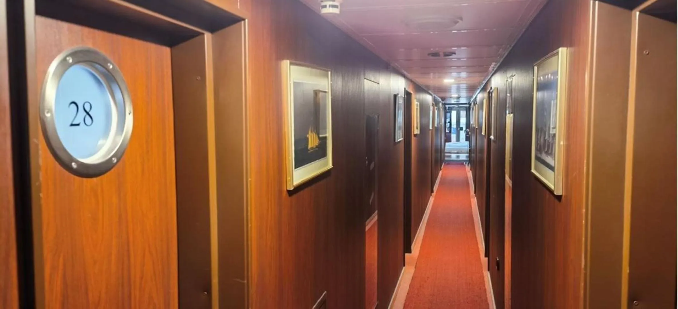 Property building in Shipotel-Berlin GmbH, Shipotel Eastern & Shipotel Western