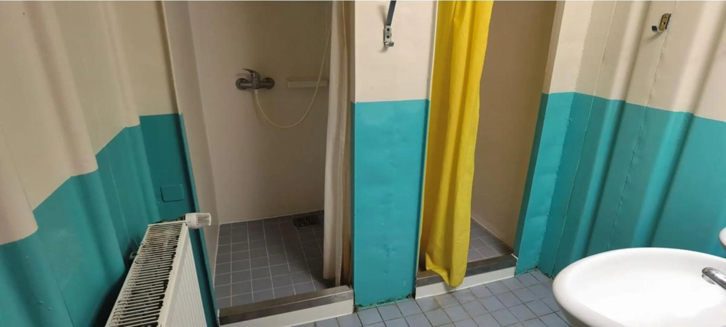 Shower in Shipotel-Berlin GmbH, Shipotel Eastern & Shipotel Western